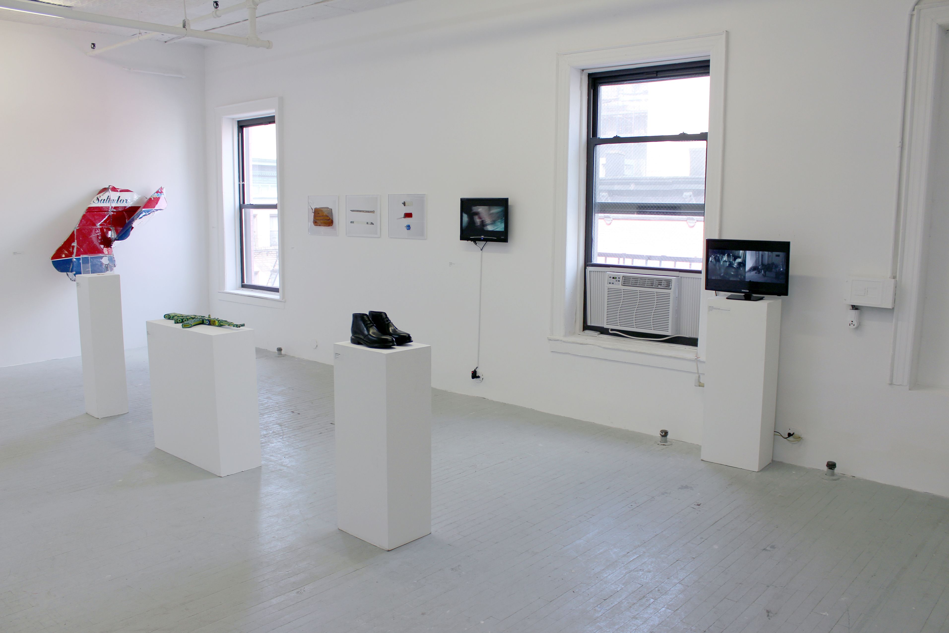 Catch-22, Catch-22 at Y Gallery, photo 2