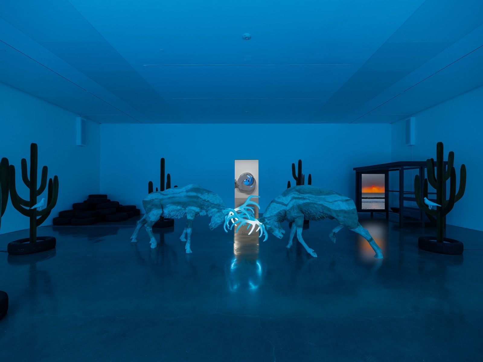Doug Aitken, Psychic Debris Field at Regen Projects, photo 9