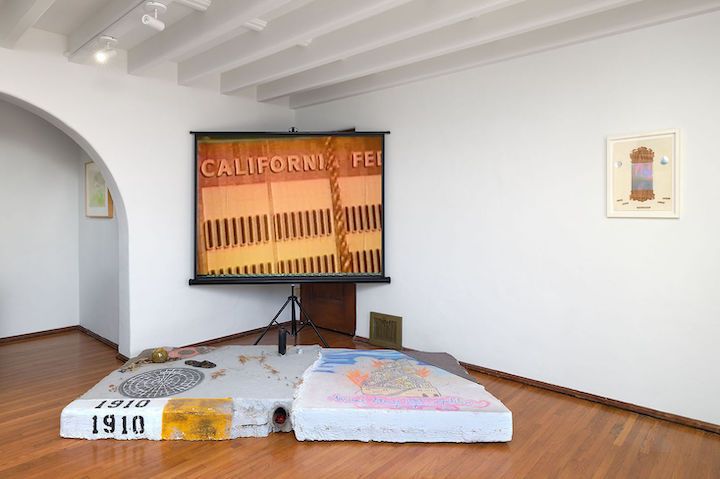 Julie Becker, (W)hole at Del Vaz Projects, photo 3