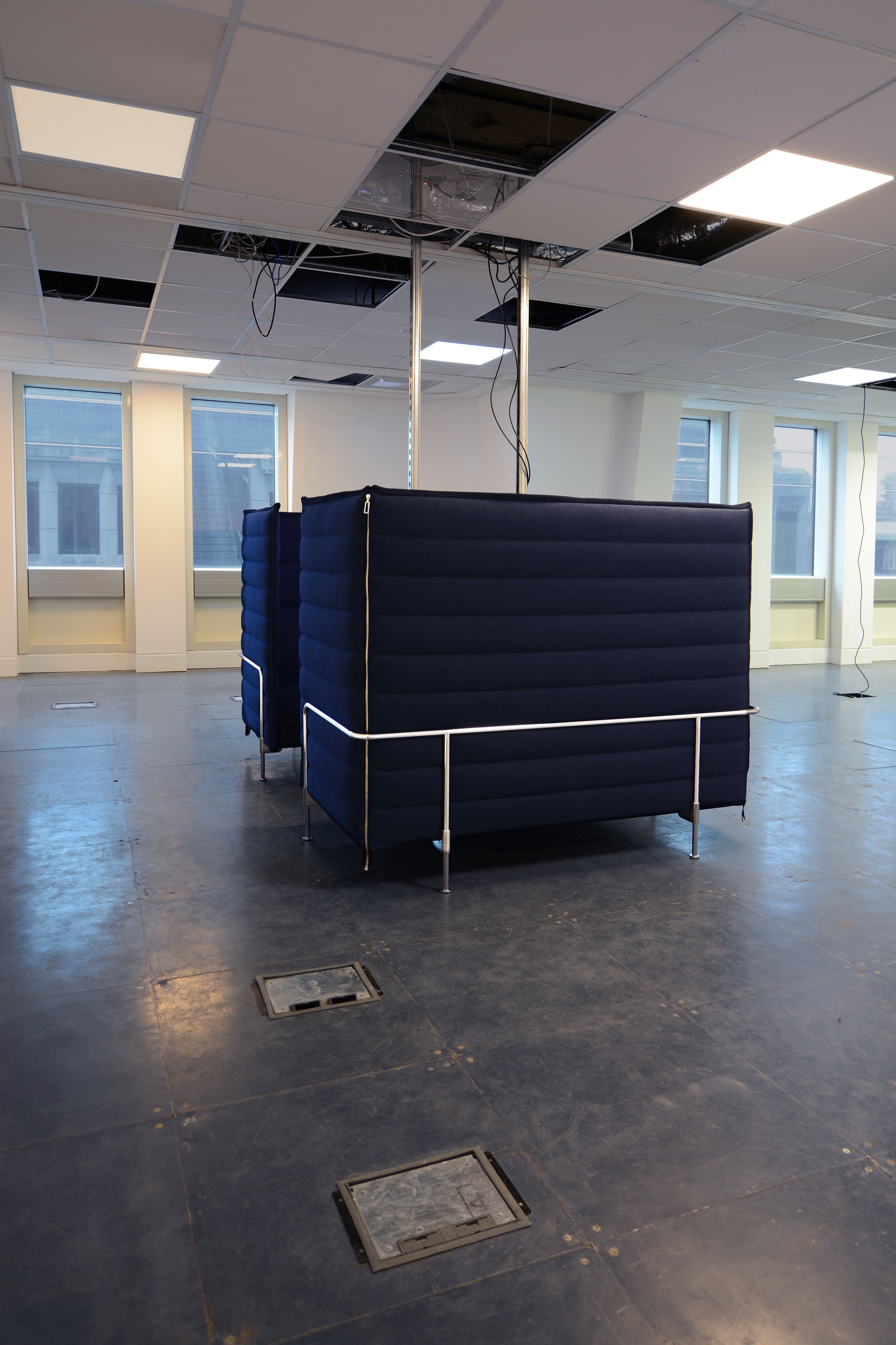 Yuri Pattison, Context, Collapse at Mother's Tankstation, photo 2
