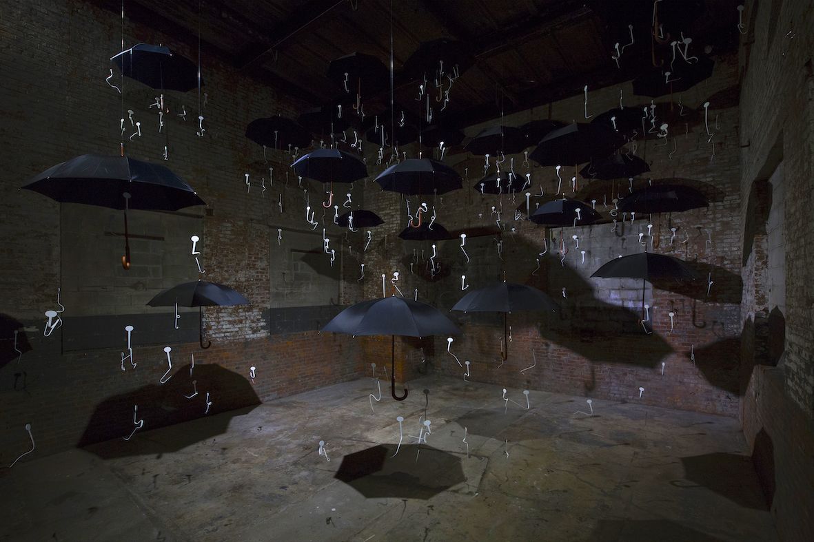 Gilles Barbier, Laughing at Clouds at The Chimney, photo 2
