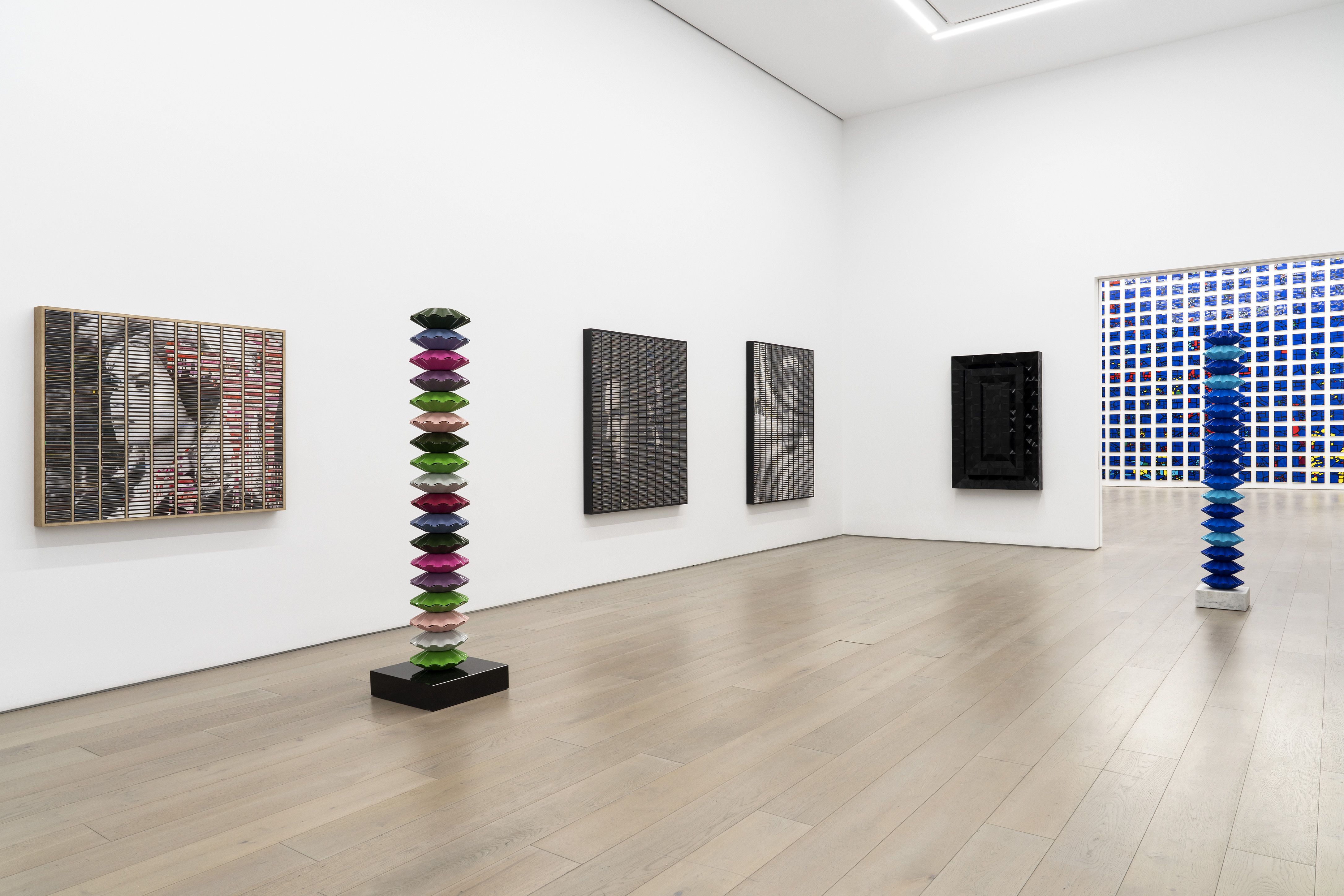 Gregor Hildebrandt, Blau im Gedächtnis (Blue in Memoriam) at Perrotin, photo 6