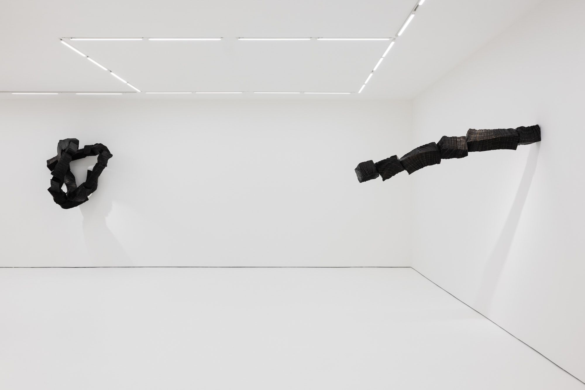 Lee Bae, Syzygy at Esther Schipper, photo 4