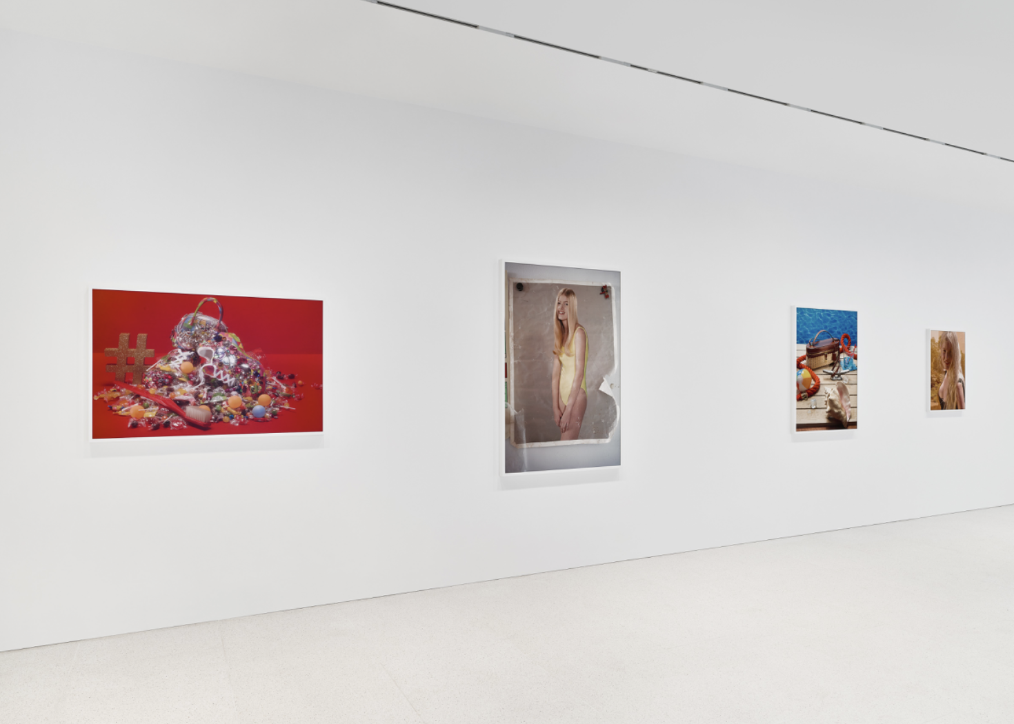 Roe Ethridge, Happy Birthday Louise Parker II at Gagosian, photo 3