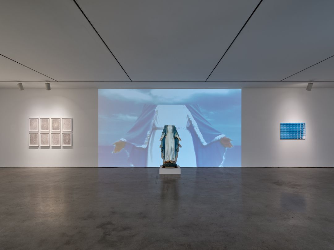 Laura Anderson Barbata, Singing Leaf at Marlborough, photo 17