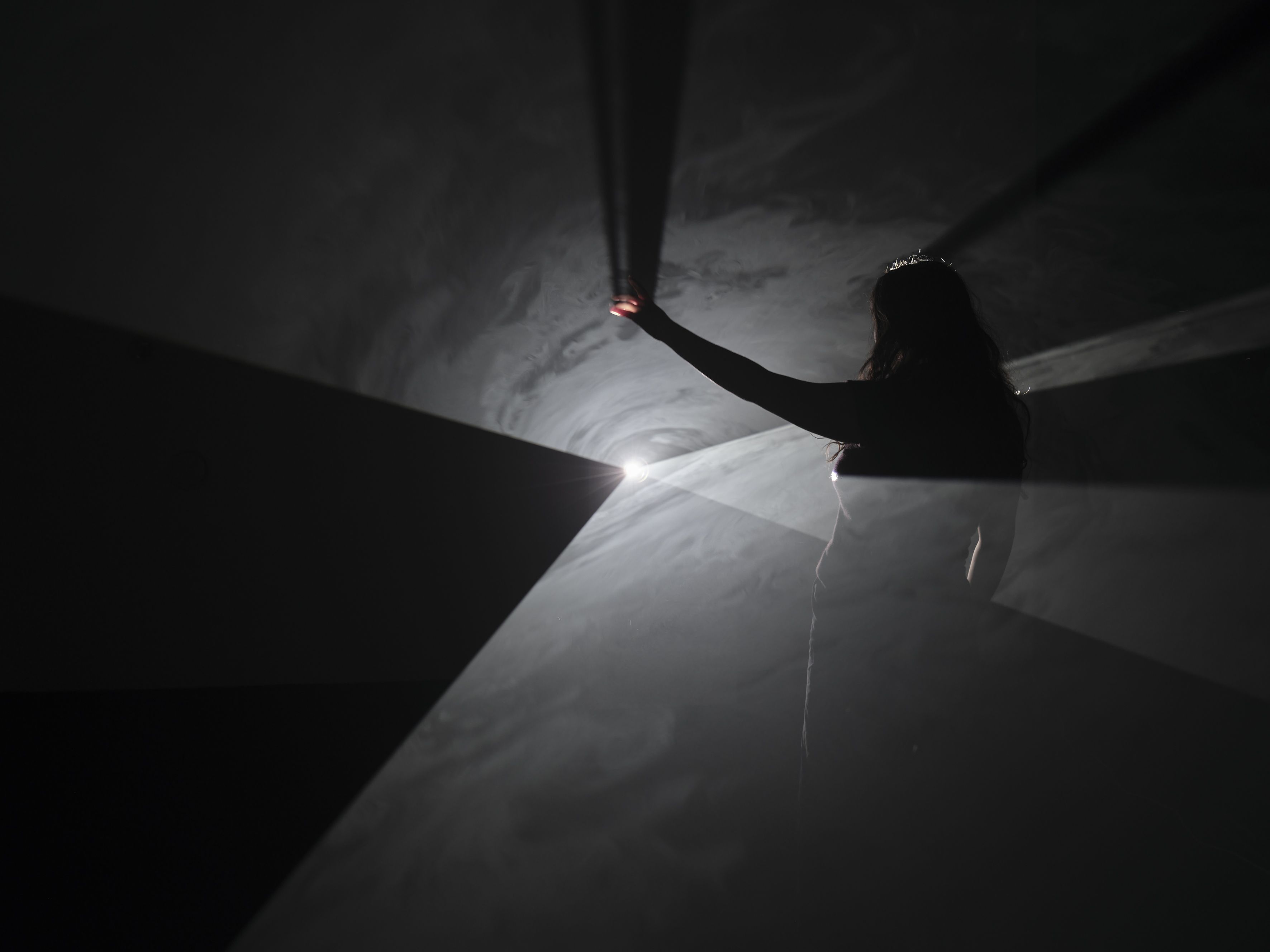 Anthony McCall, Raised Voices at Sprüth Magers, photo 3