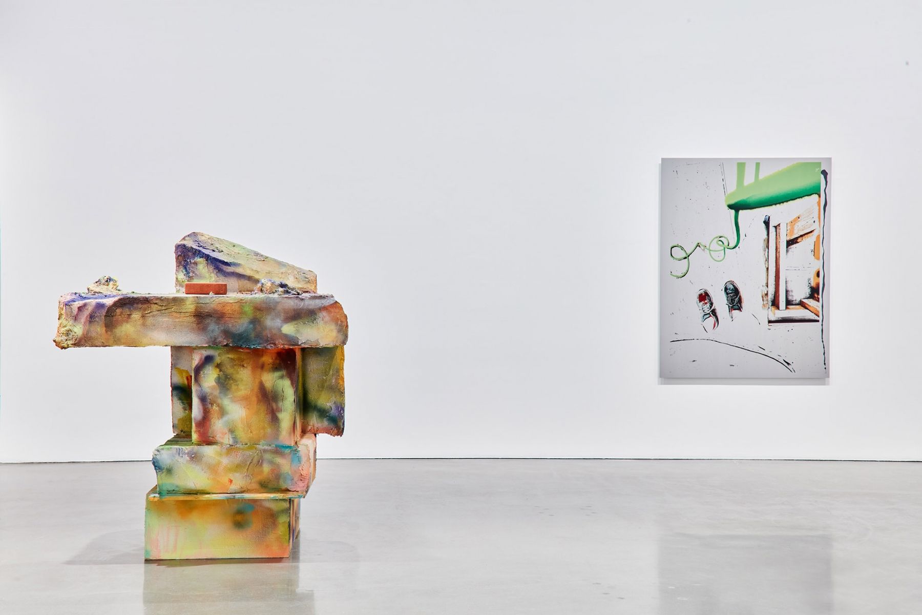 Rachel Harrison, Caution Kneeling Bus at Regen Projects, photo 6