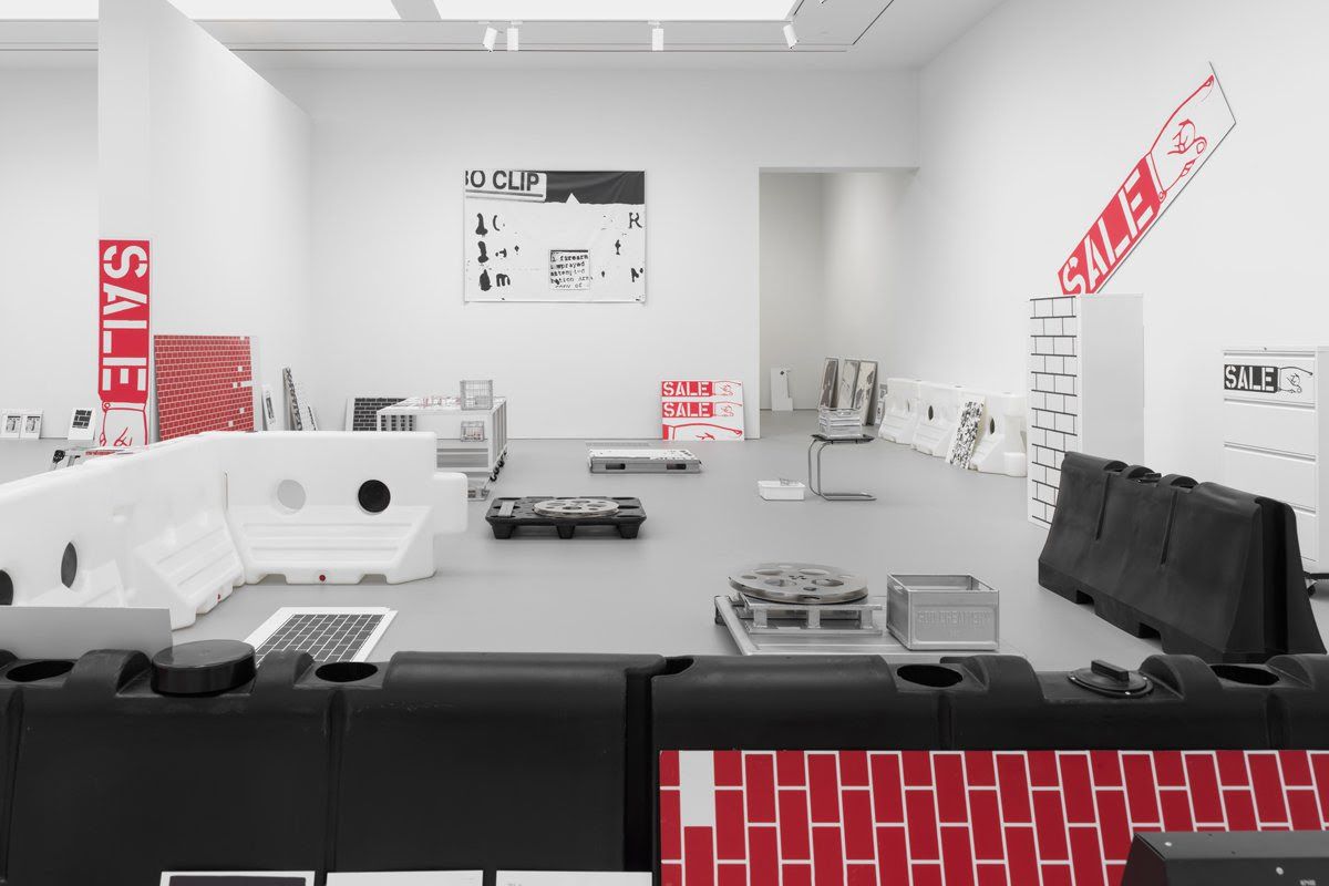 Cady Noland, Cady Noland at Gagosian, photo 4