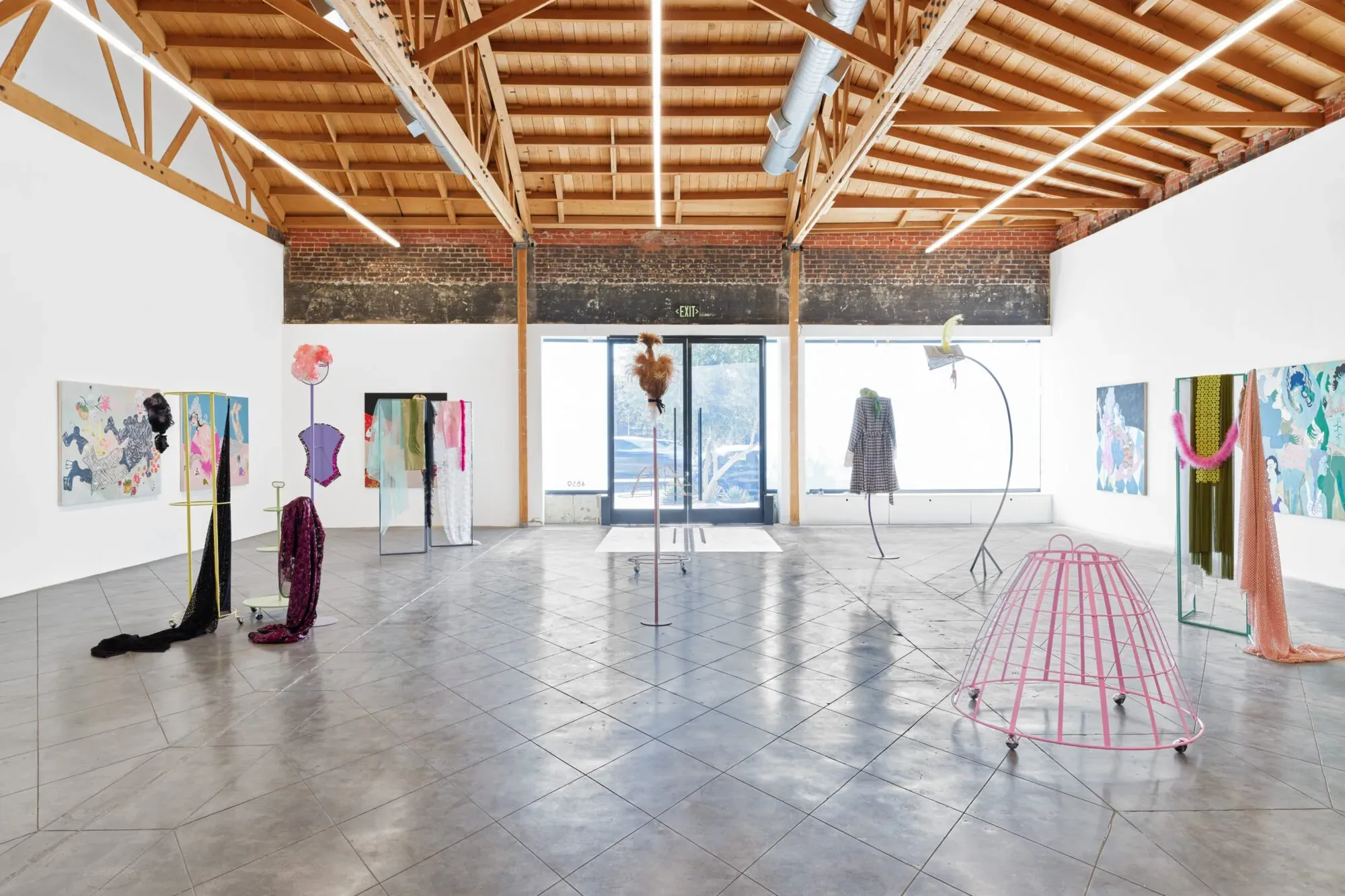 Constance Tenvik, Aloof Periwigs at Anat Ebgi, photo 5