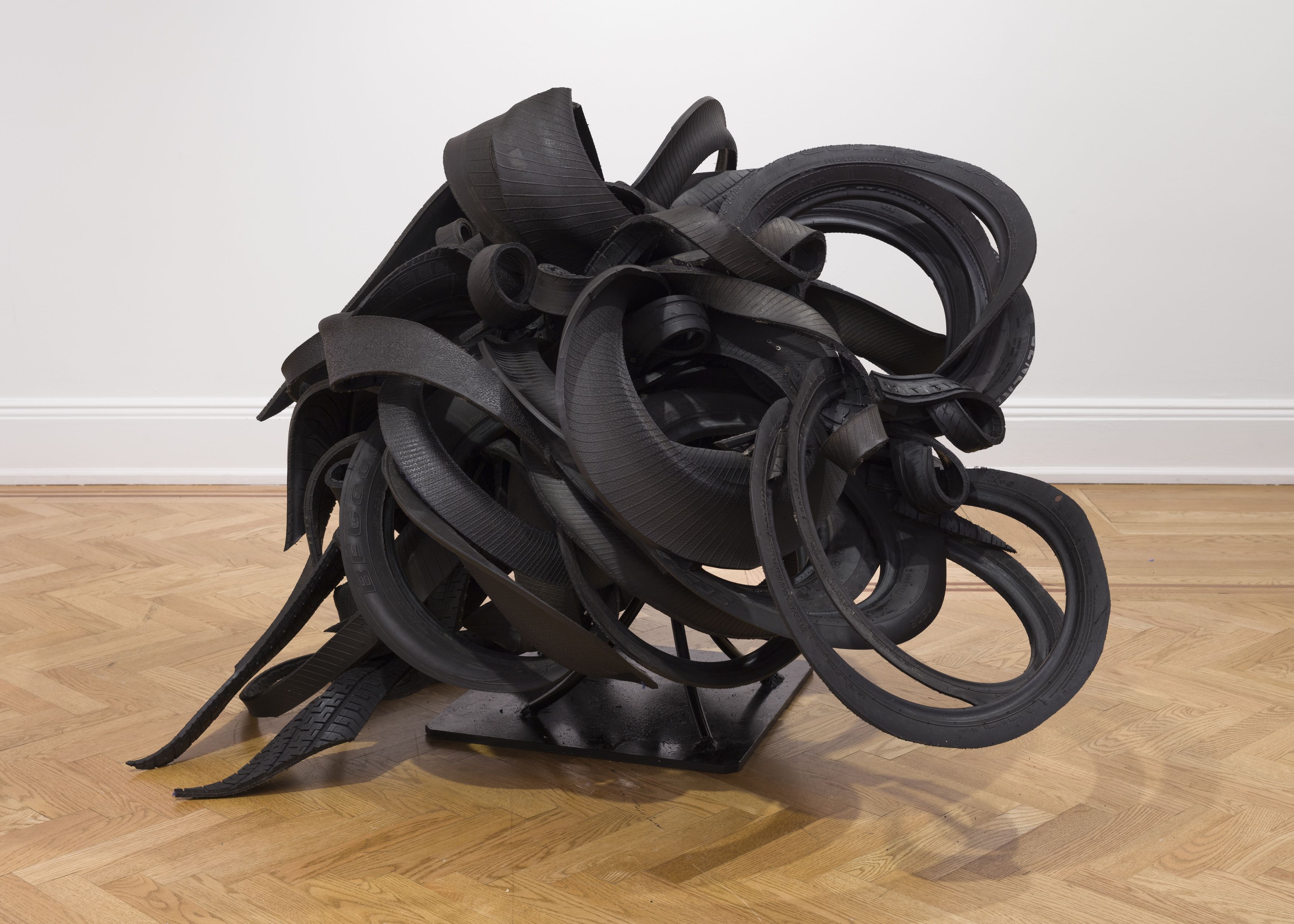 Chakaia Booker, Empty Seat at David Nolan, photo 5