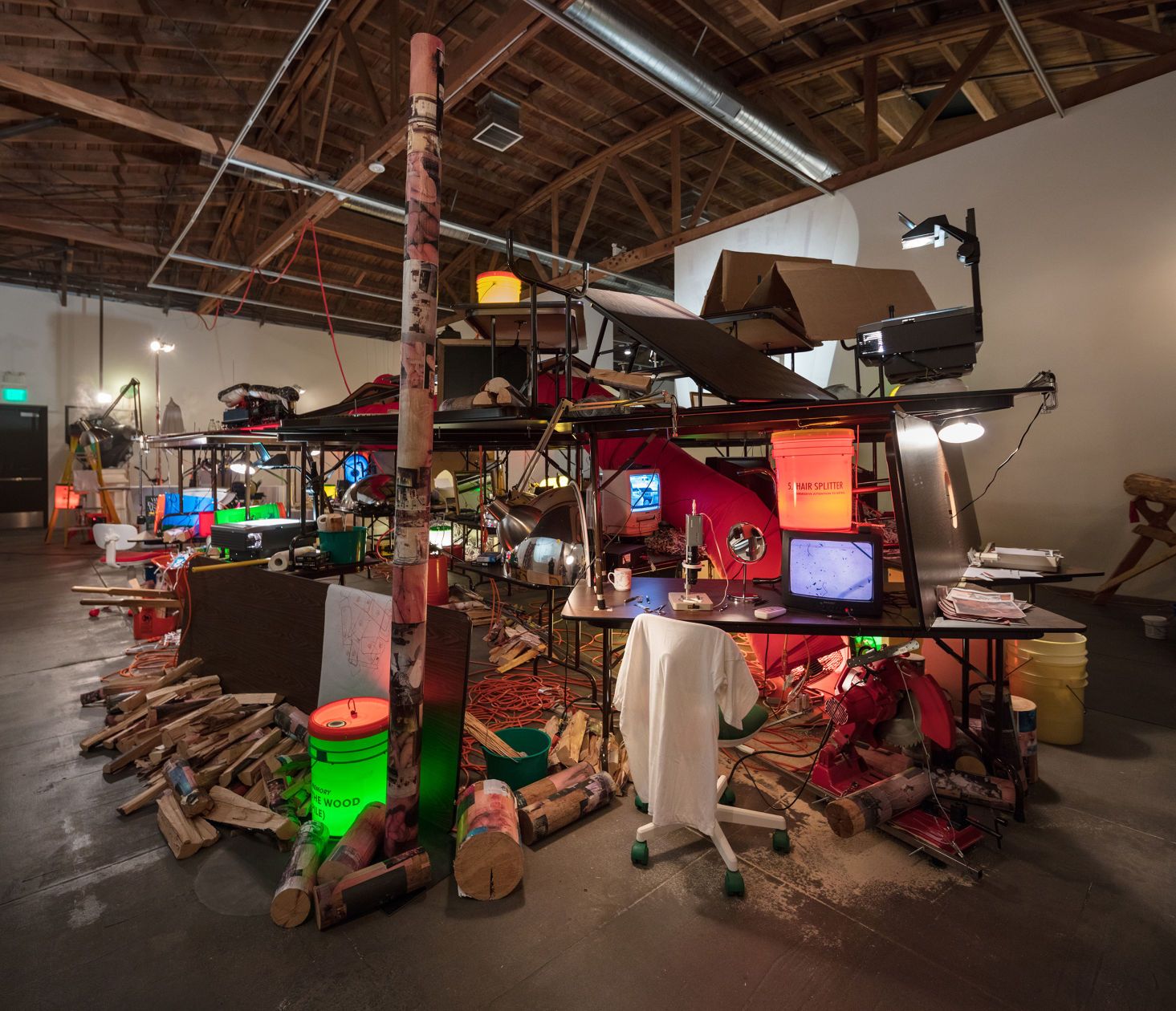 Jason Rhoades, Installations, 1994 – 2006 at Hauser & Wirth, photo 5