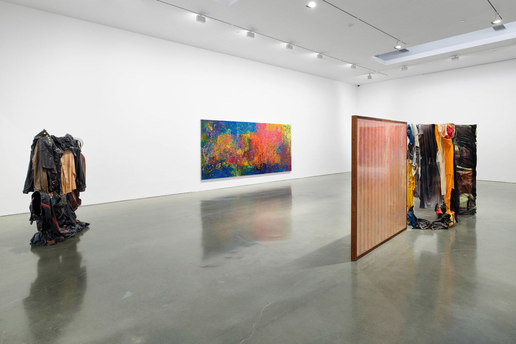Kevin Beasley, What Delineates the Edge at Regen Projects, photo 4