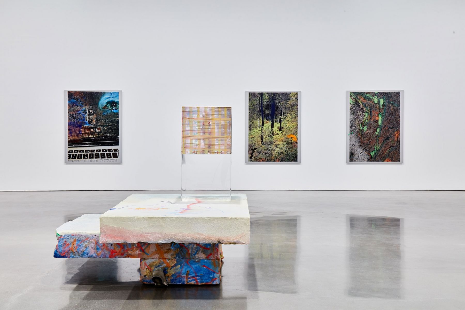 Rachel Harrison, Caution Kneeling Bus at Regen Projects, photo 2