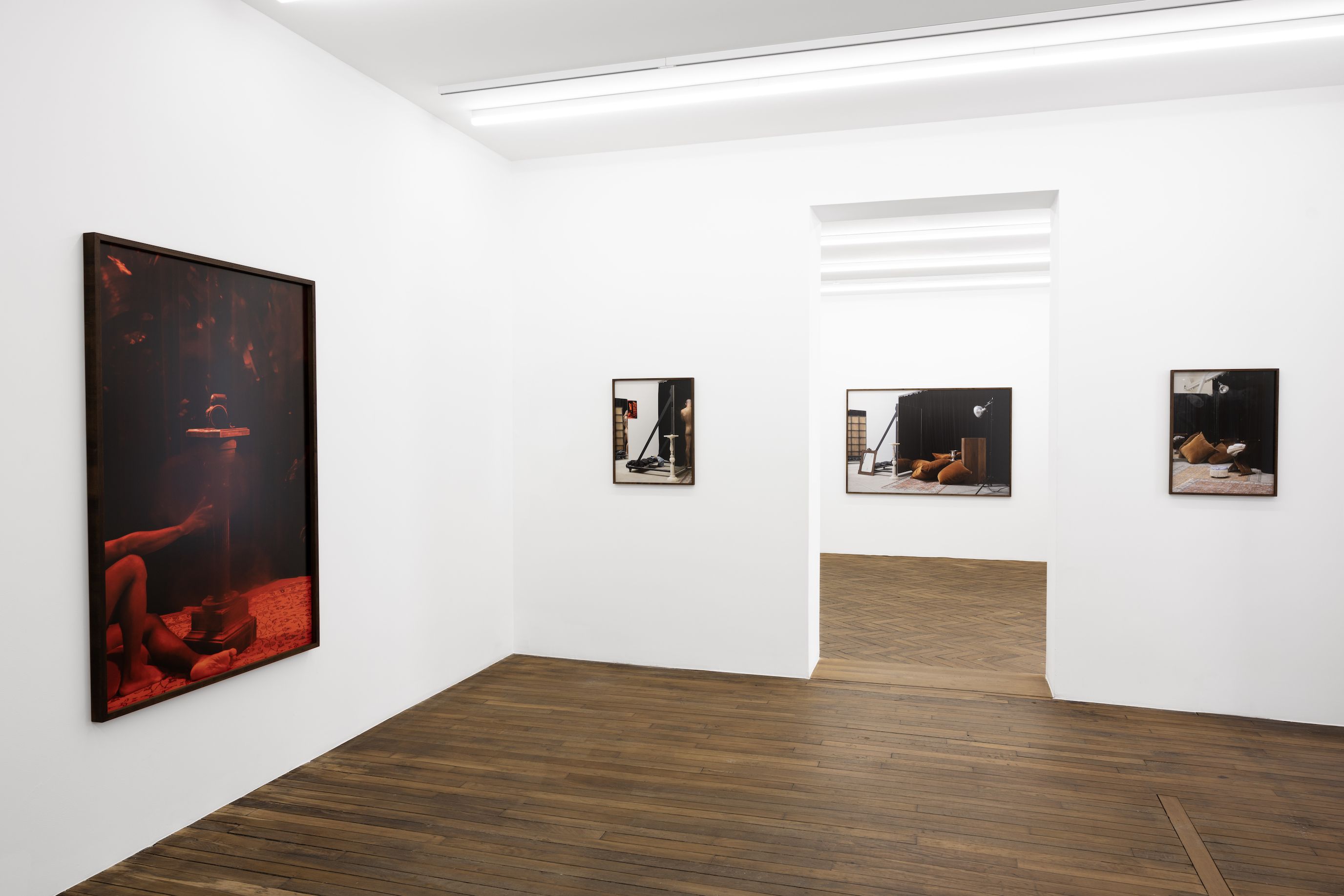 Paul Mpagi Sepuya, Lustrer at Peter Kilchmann, photo 2