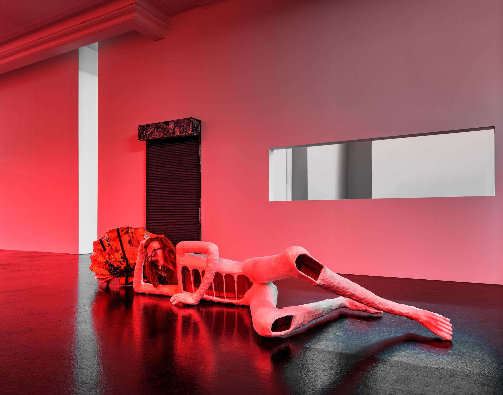 Rebecca Ackroyd, The Mulch at Peres Projects, photo 3