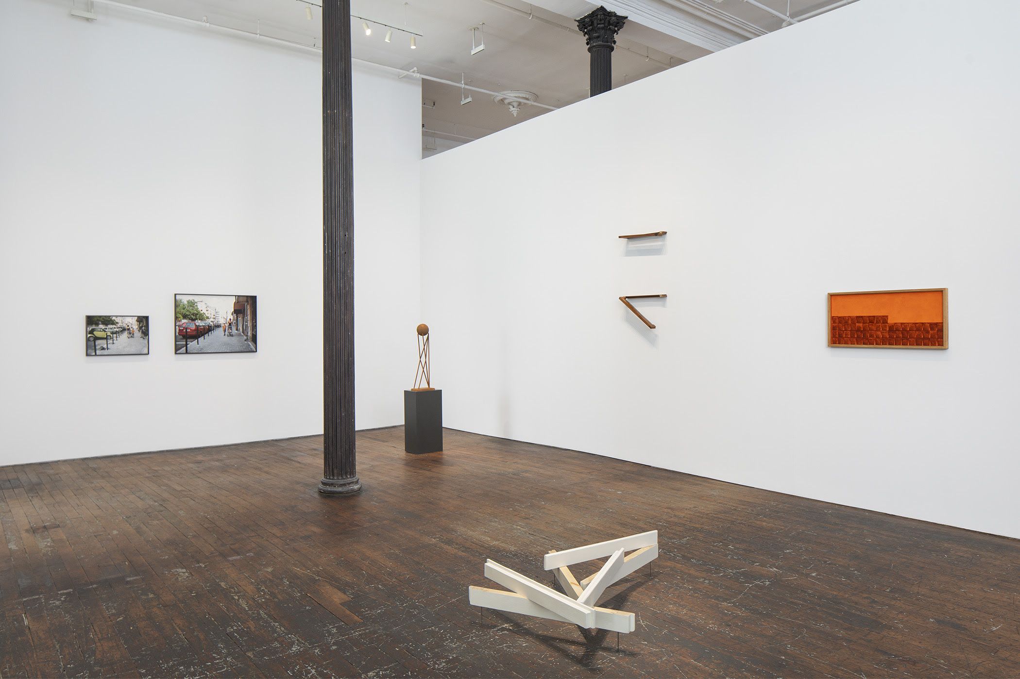 Roman Ondak, Waiting for Someone to Ring at My Door at Peter Freeman, photo 2