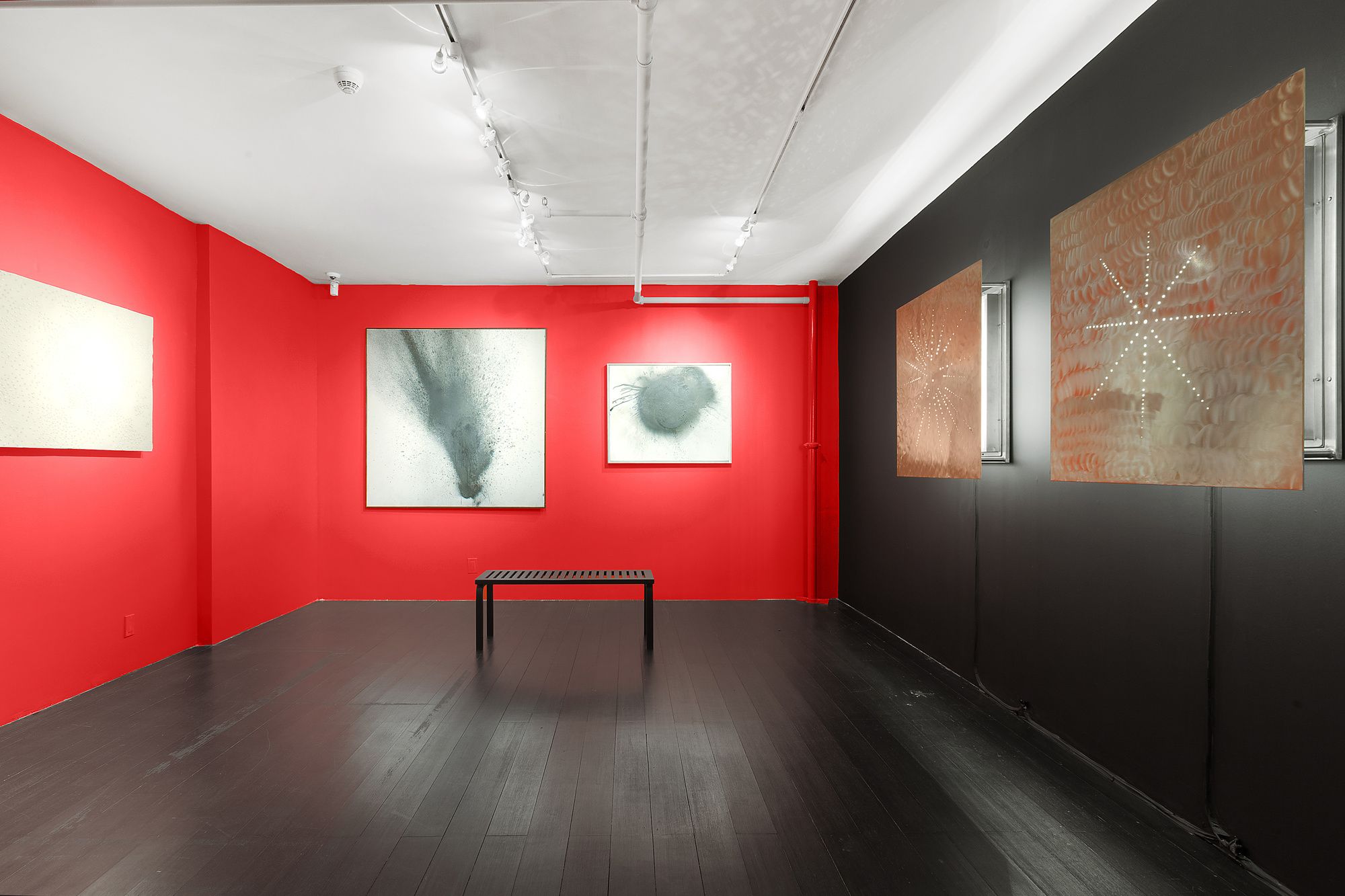 Otto Piene, Rouge et Noir at Galerie Gmurzynska, photo 3