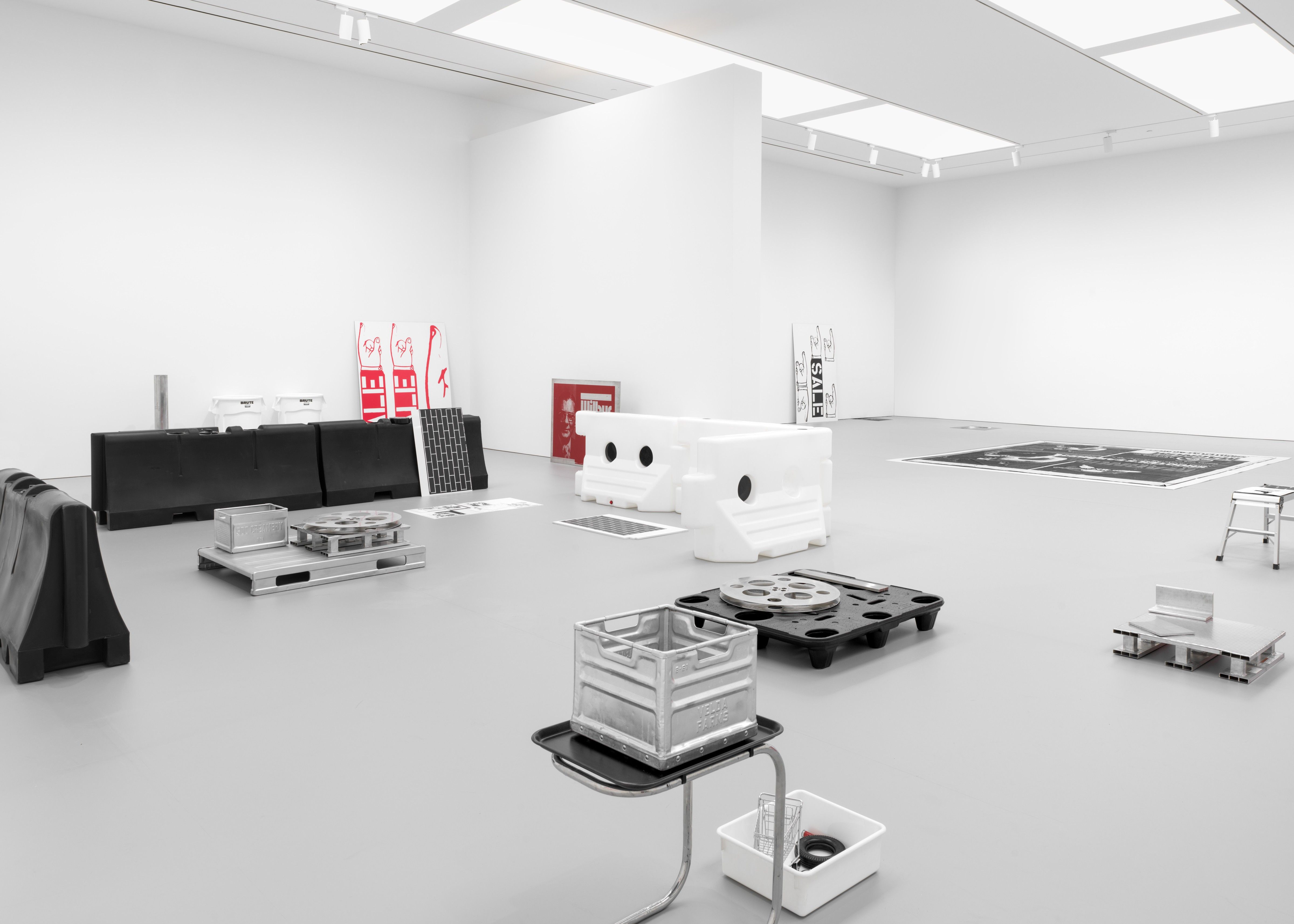 Cady Noland, Cady Noland at Gagosian, photo 5
