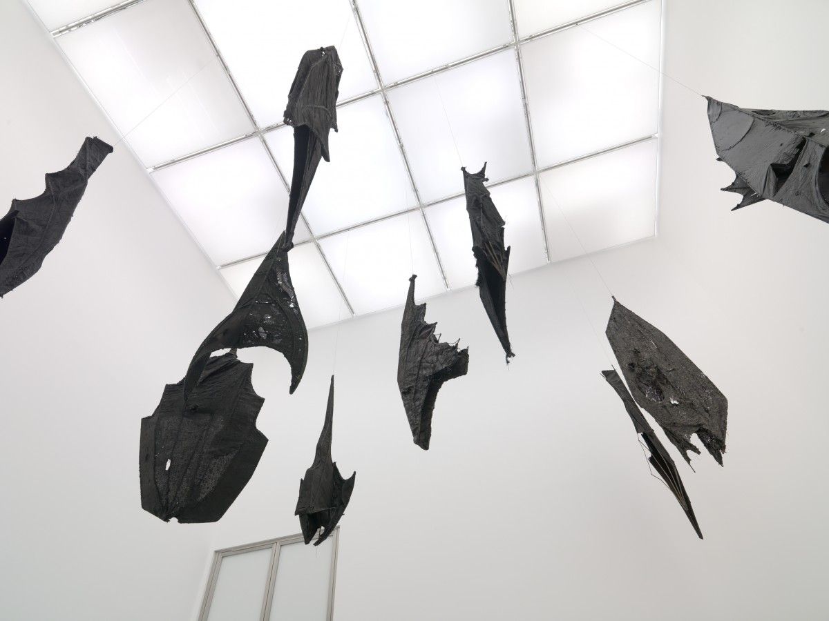Ibrahim Mahama, Lazarus at White Cube, photo 10