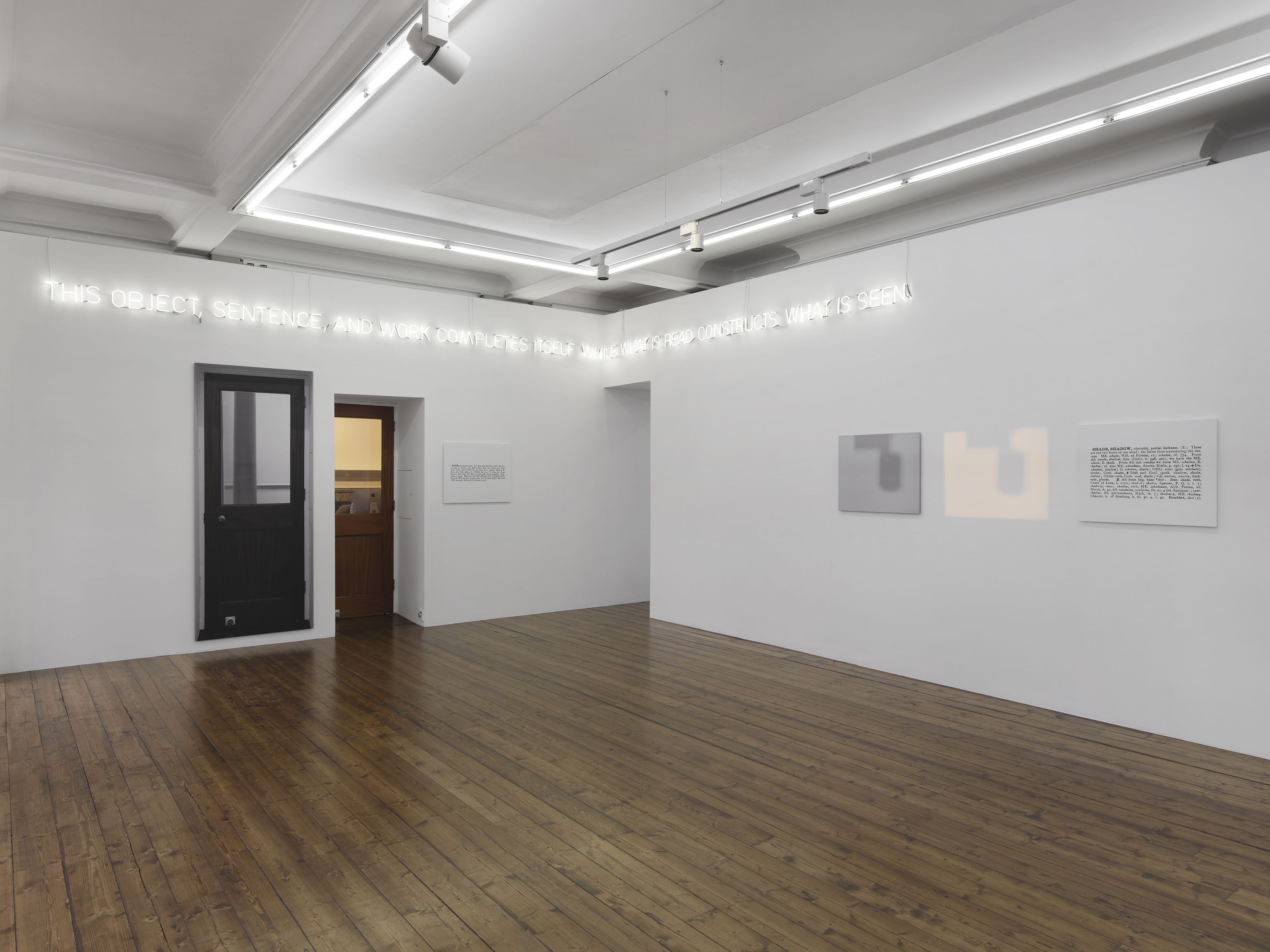 Joseph Kosuth, The Question at Sprüth Magers, photo 3