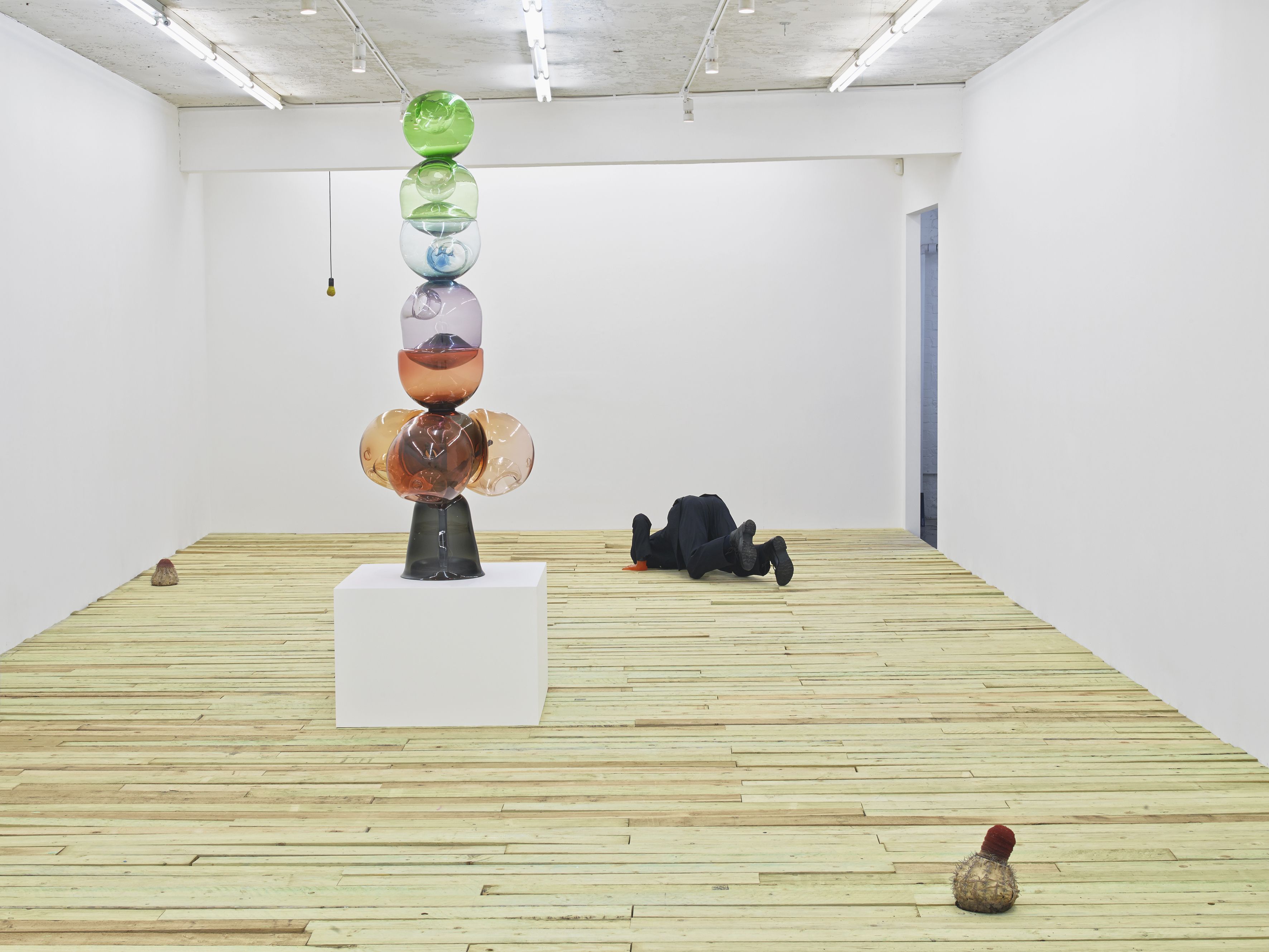 Klaus Weber, Kugelmensch at Herald St, photo 2