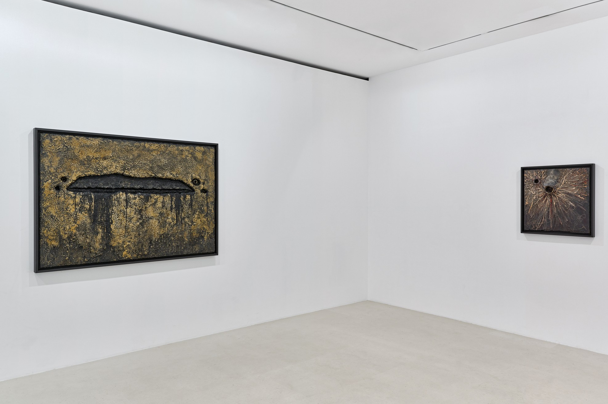 Christo, Early Works, 1958–1963 at Gagosian, photo 6