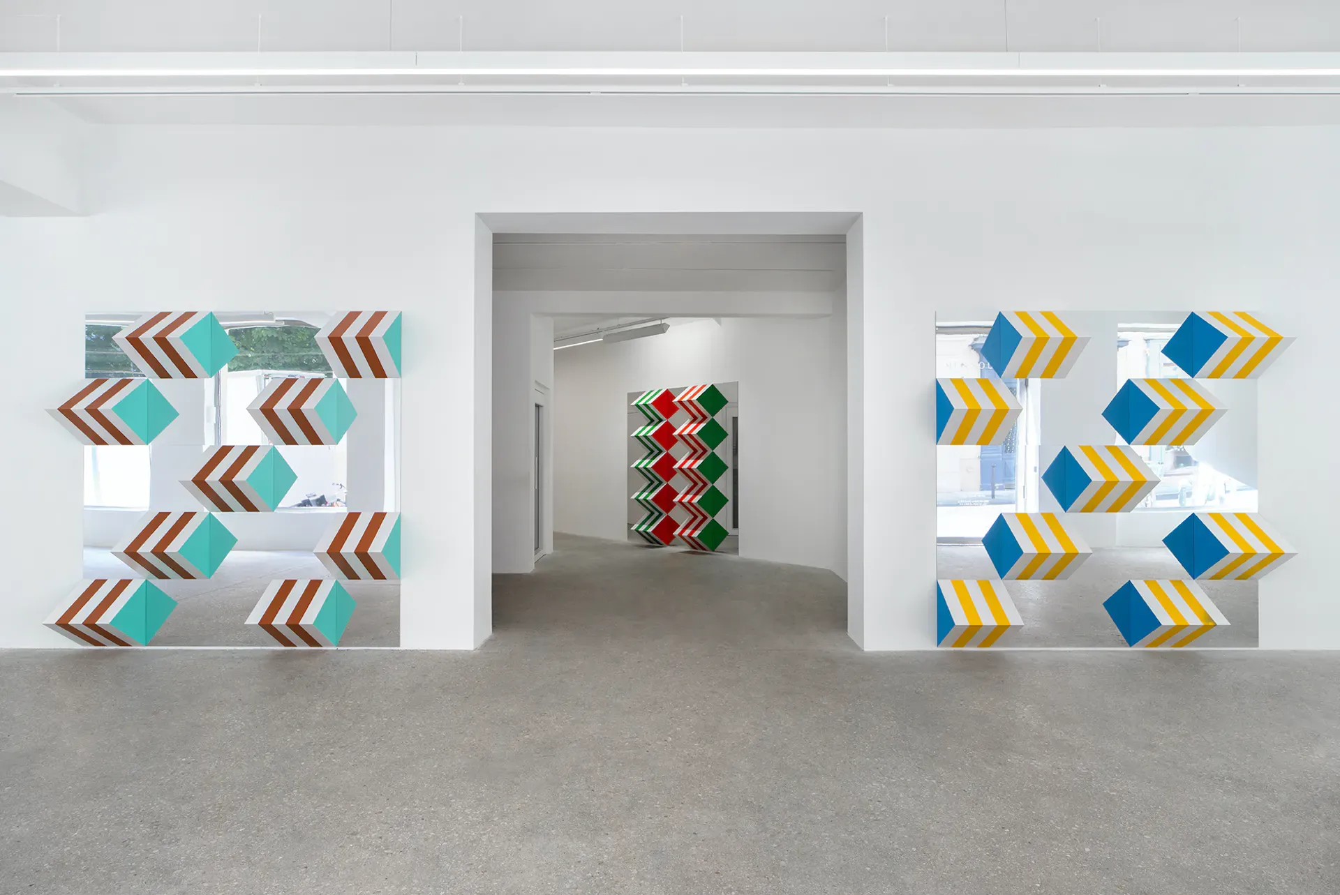 Daniel Buren, Plis Contre Plan, Hauts‑Reliefs, Travaux Situés at Mennour, photo 7