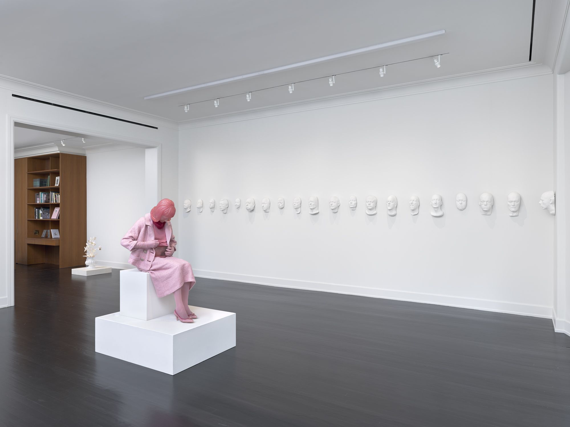 Keith Edmier, Mother Mold at Petzel, photo 7