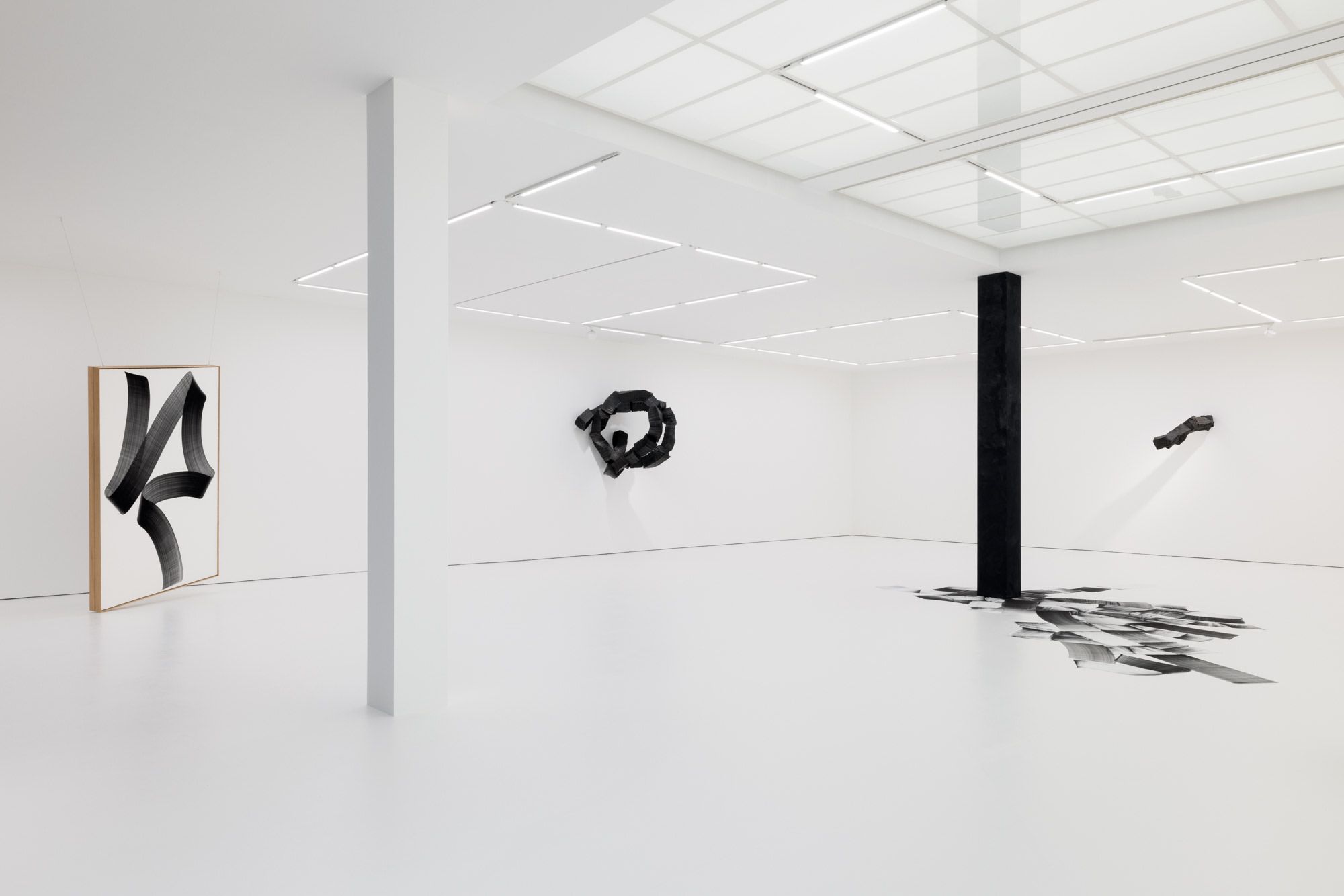 Lee Bae, Syzygy at Esther Schipper, photo 3