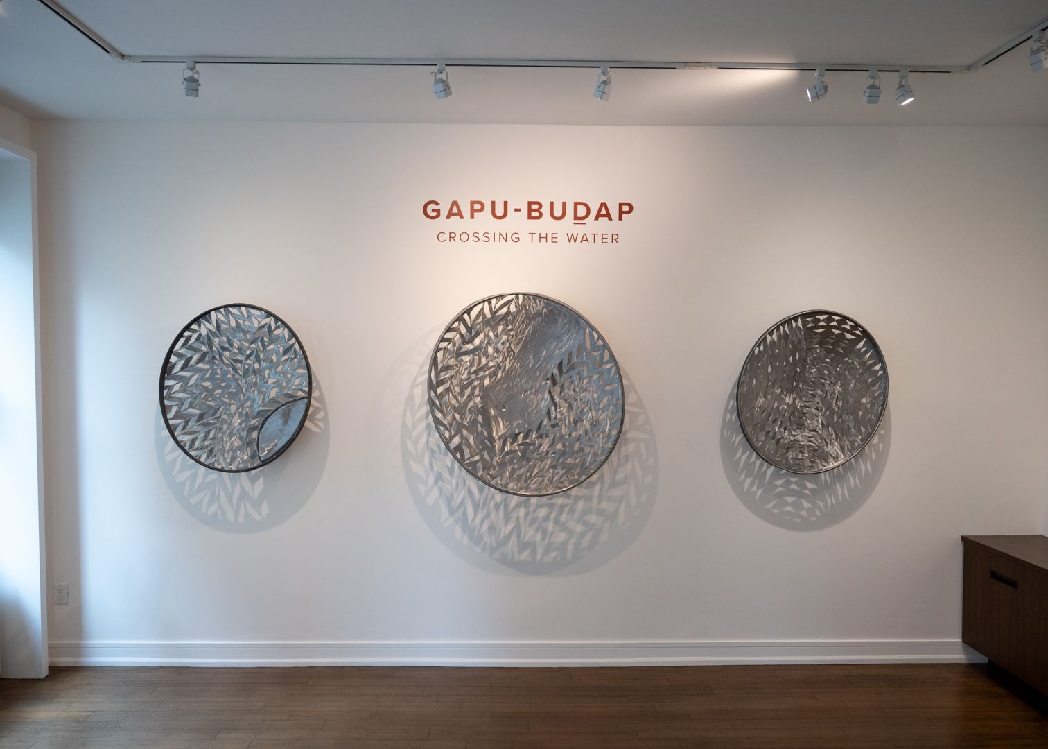 Gunybi Ganambarr, Gapu-Buḏap – Crossing the Water at D'Lan Contemporary, photo 6