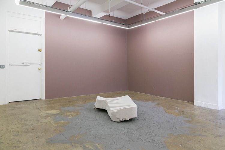Olivia Erlanger, Dog Beneath The Skin at Balice Hertling, photo 4
