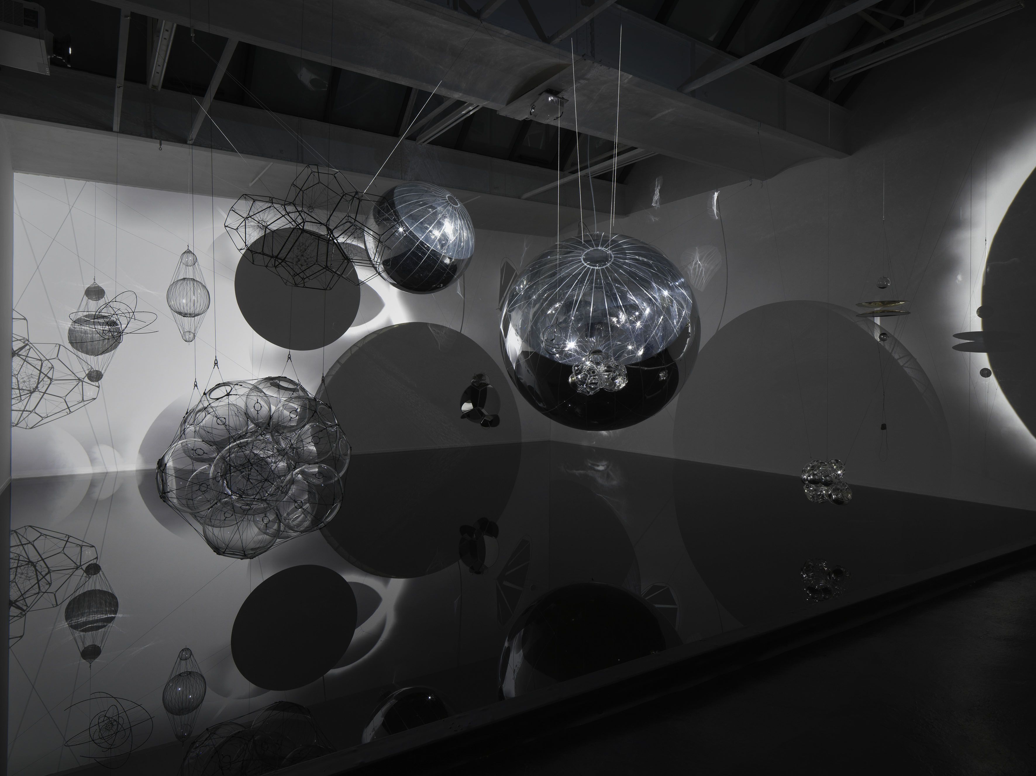 Tomás Saraceno, Tomás Saraceno at Neugerriemschneider, photo 3