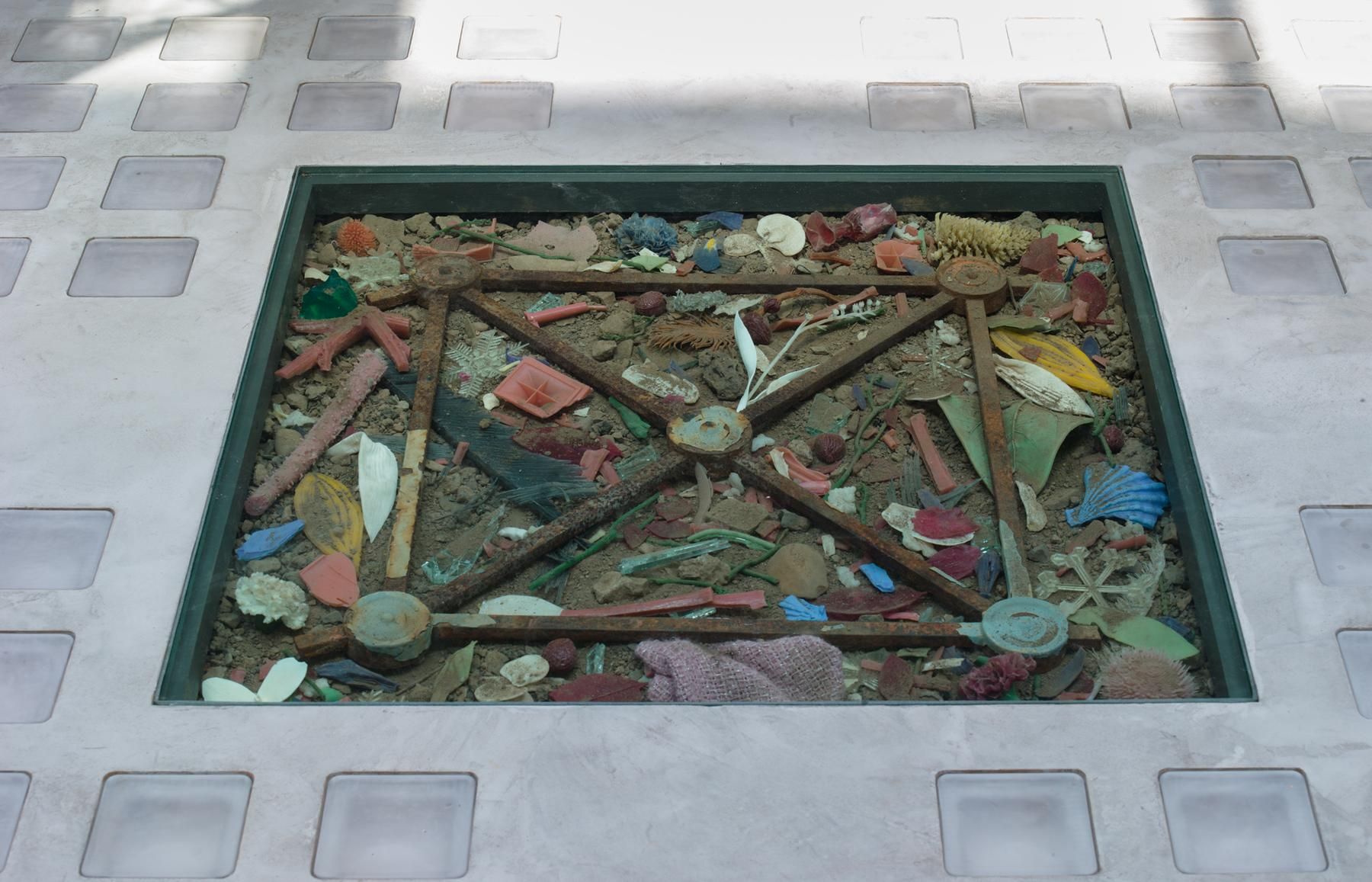 Keith Edmier, Regeneratrix at Petzel, photo 4