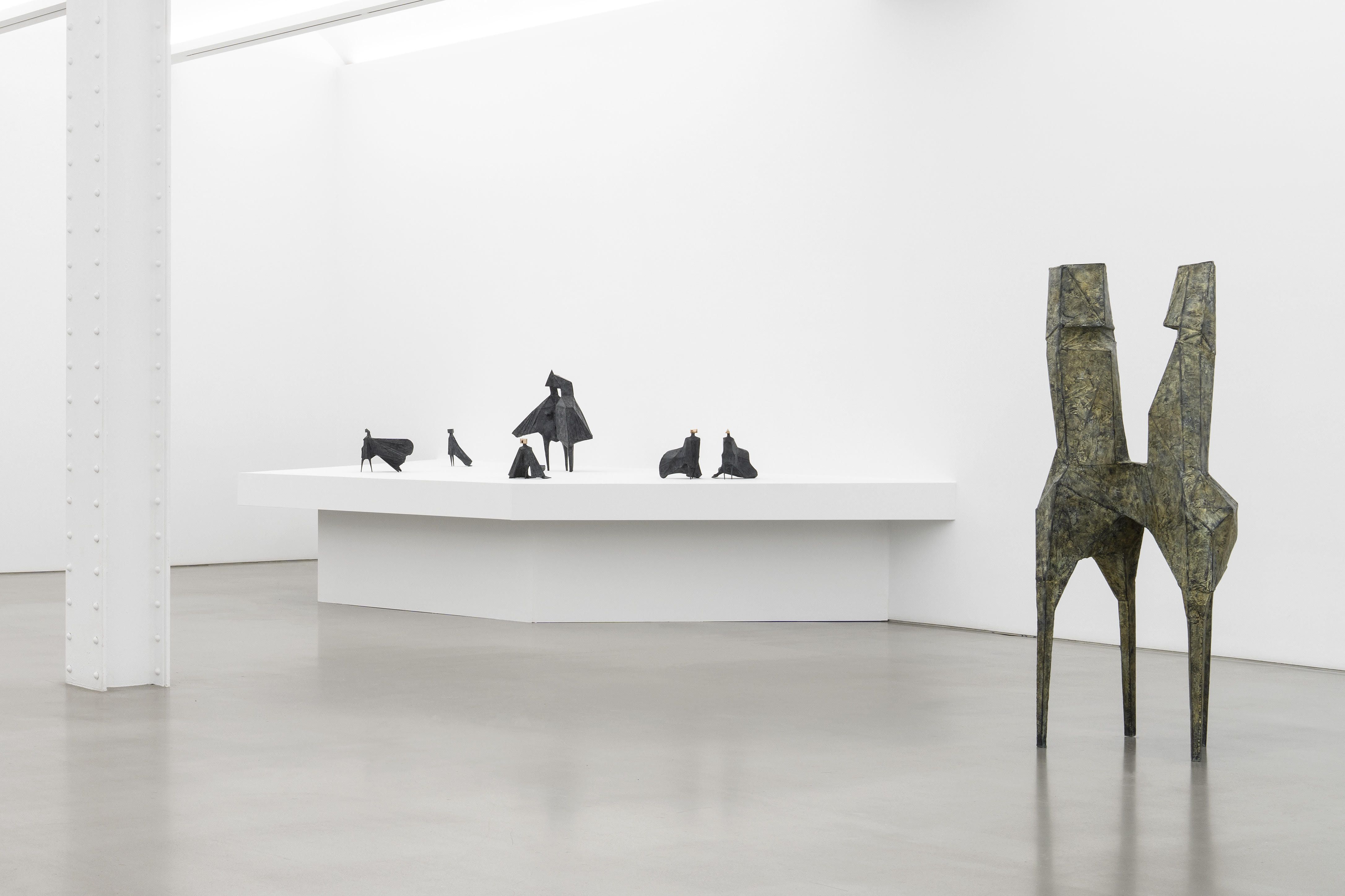 Lynn Chadwick, Hypercycle / Chapter II: Archetype (1963-77) at Perrotin, photo 3