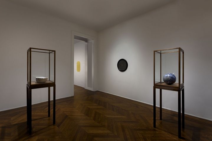 James Lee Byars, James Lee Byars at Michael Werner, photo 4
