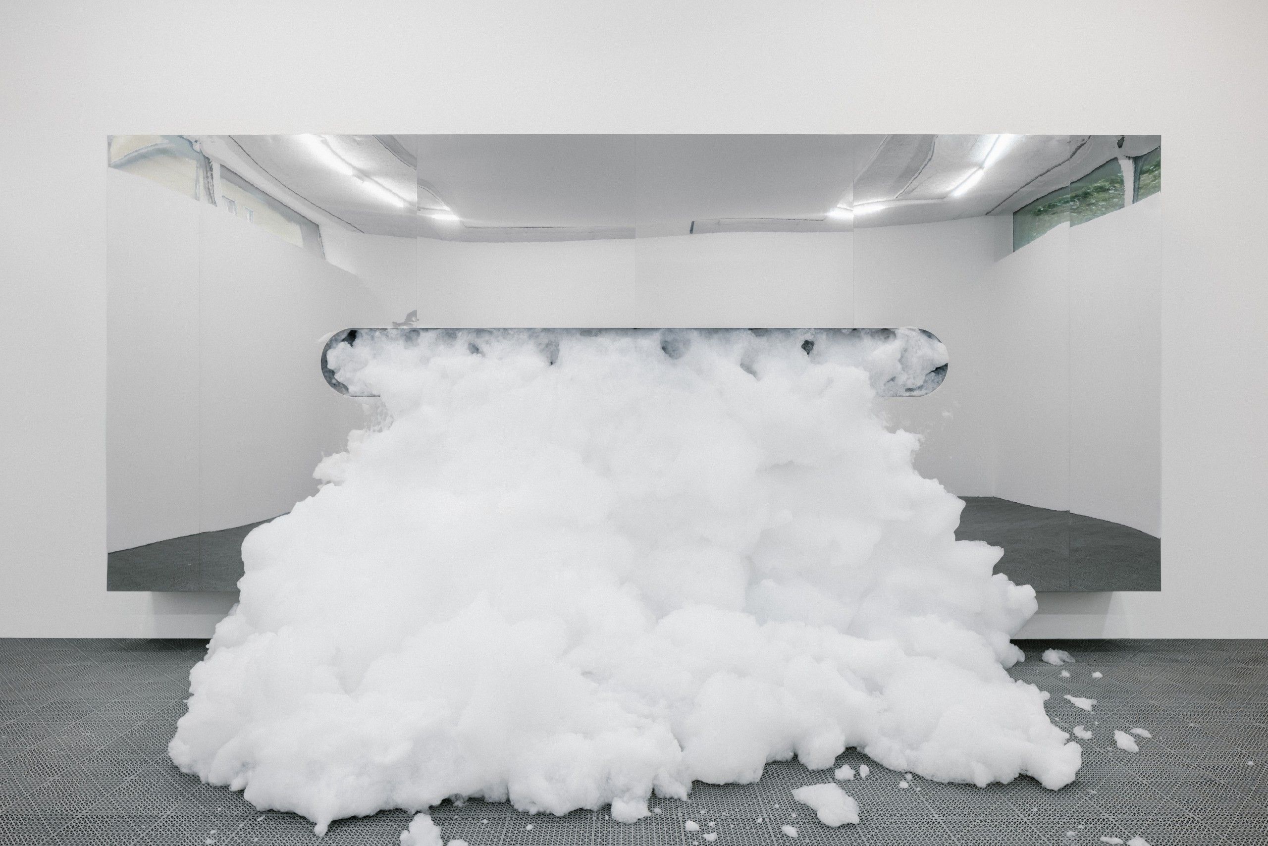 Harry Nuriev, The Foam Room at Dittrich & Schlechtriem, photo 2