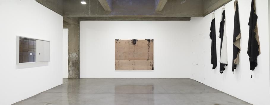 Analia Saban, Backyard at Tanya Bonakdar, photo 5