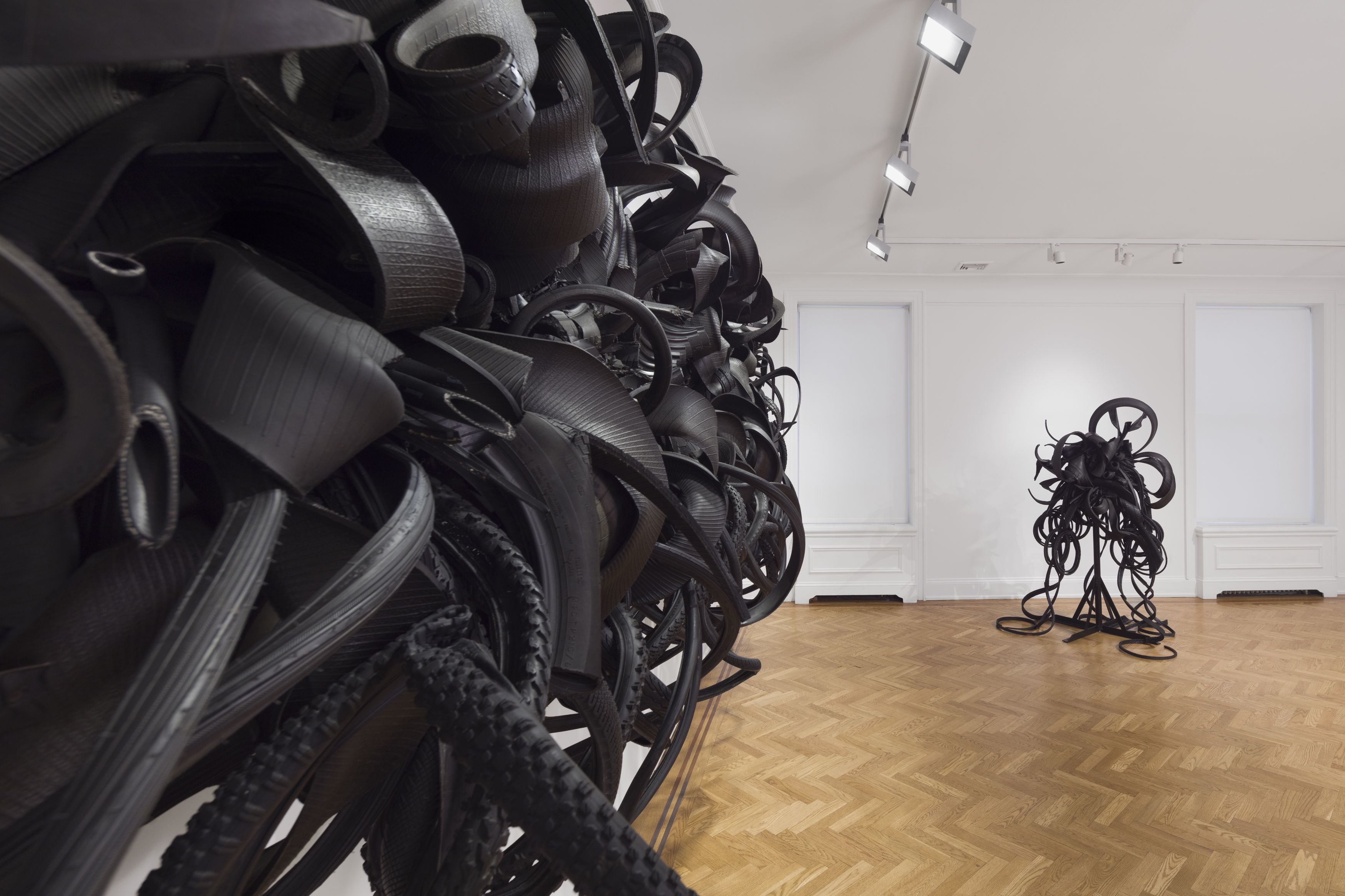 Chakaia Booker, Empty Seat at David Nolan, photo 4