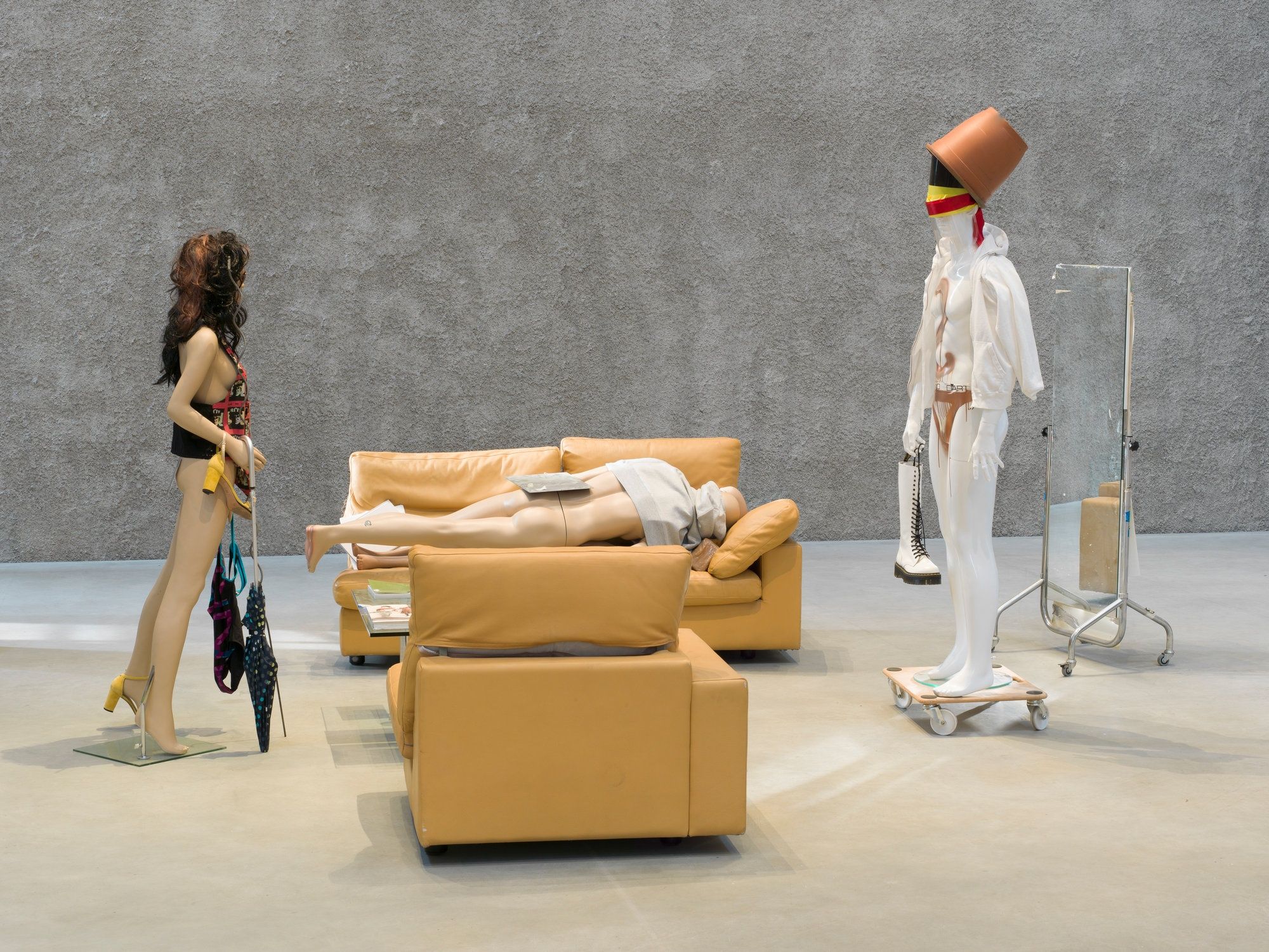 Isa Genzken, Issie Energie at König Galerie, photo 3