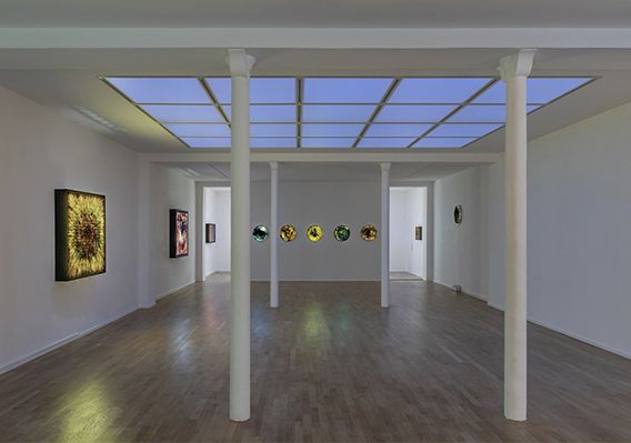 Iván Navarro, Planetarium at Templon, photo 3