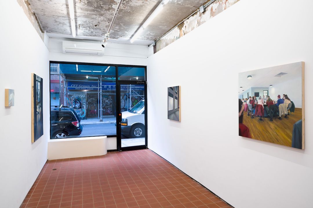 Hannah Lee, Outside at Entrance, photo 4