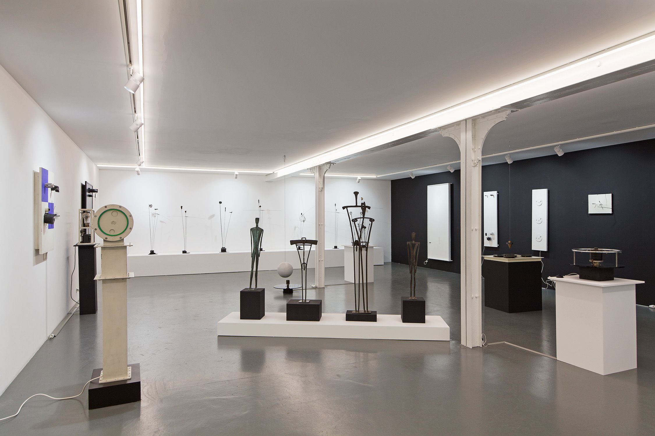 Takis, Cosmo - Takis: Homage to Takis (1925-2019) on the Occasion of the 100th Anniversary of His Birth at Xippas, photo 2
