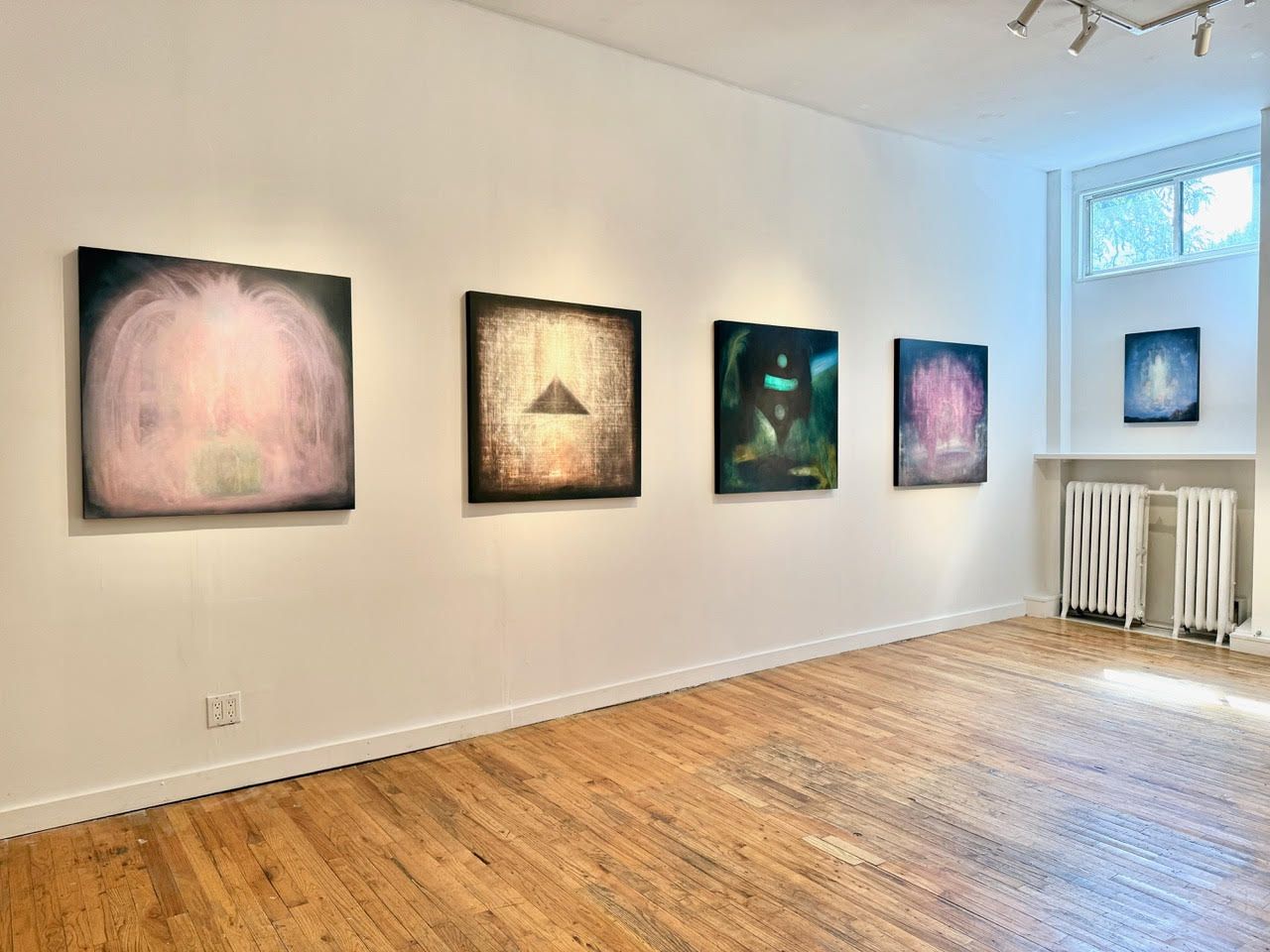 Rory Berthiaume, Edging at Psychic Readings, photo 2