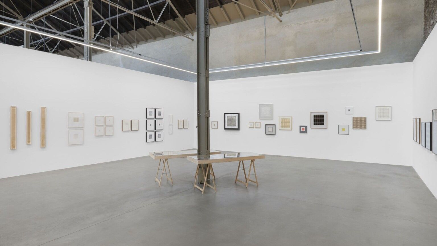 Peter Roehr, Field Pulsations: An Homage to the Artist's 80th Anniversary at Mehdi Chouakri - Wilhelm Hallen, photo 5