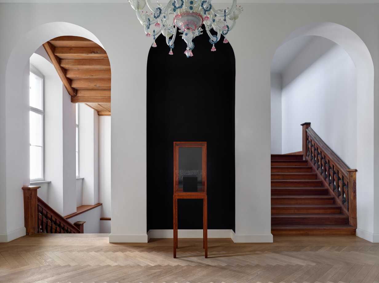 James Lee Byars, The Palace of Perfect at Kewenig, photo 3