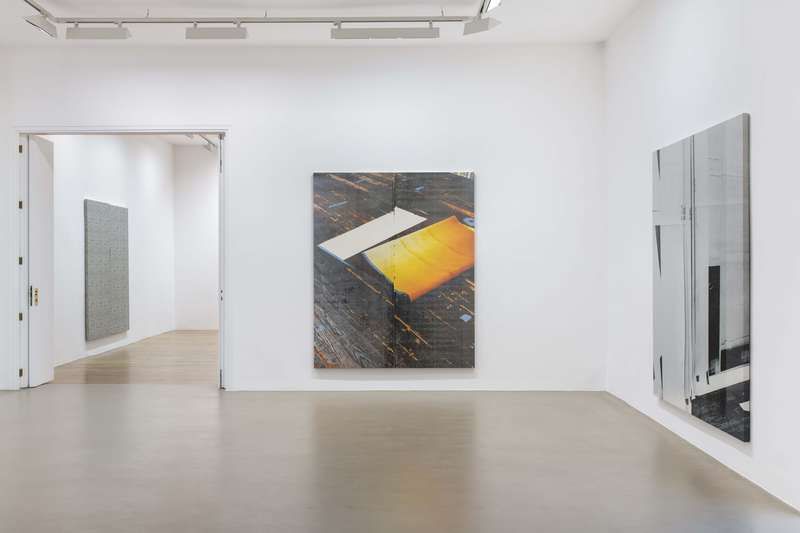 Wade Guyton, Natural Wine at Chantal Crousel, photo 2