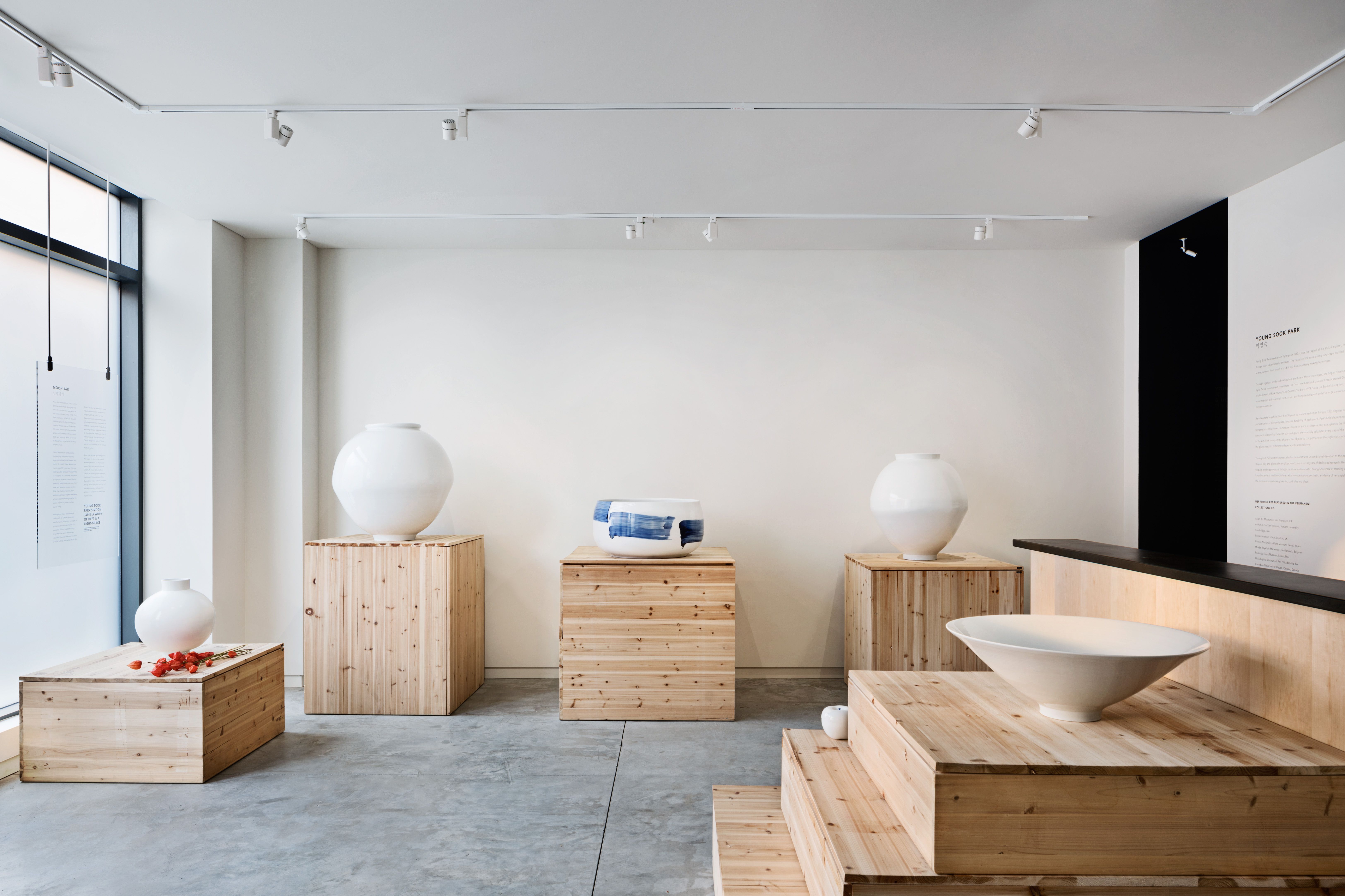 Ufan Lee & Young Sook Park, image 2 of 6