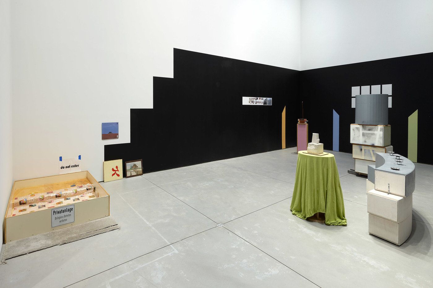 Manfred Pernice, Re-Kapito at Anton Kern, photo 2