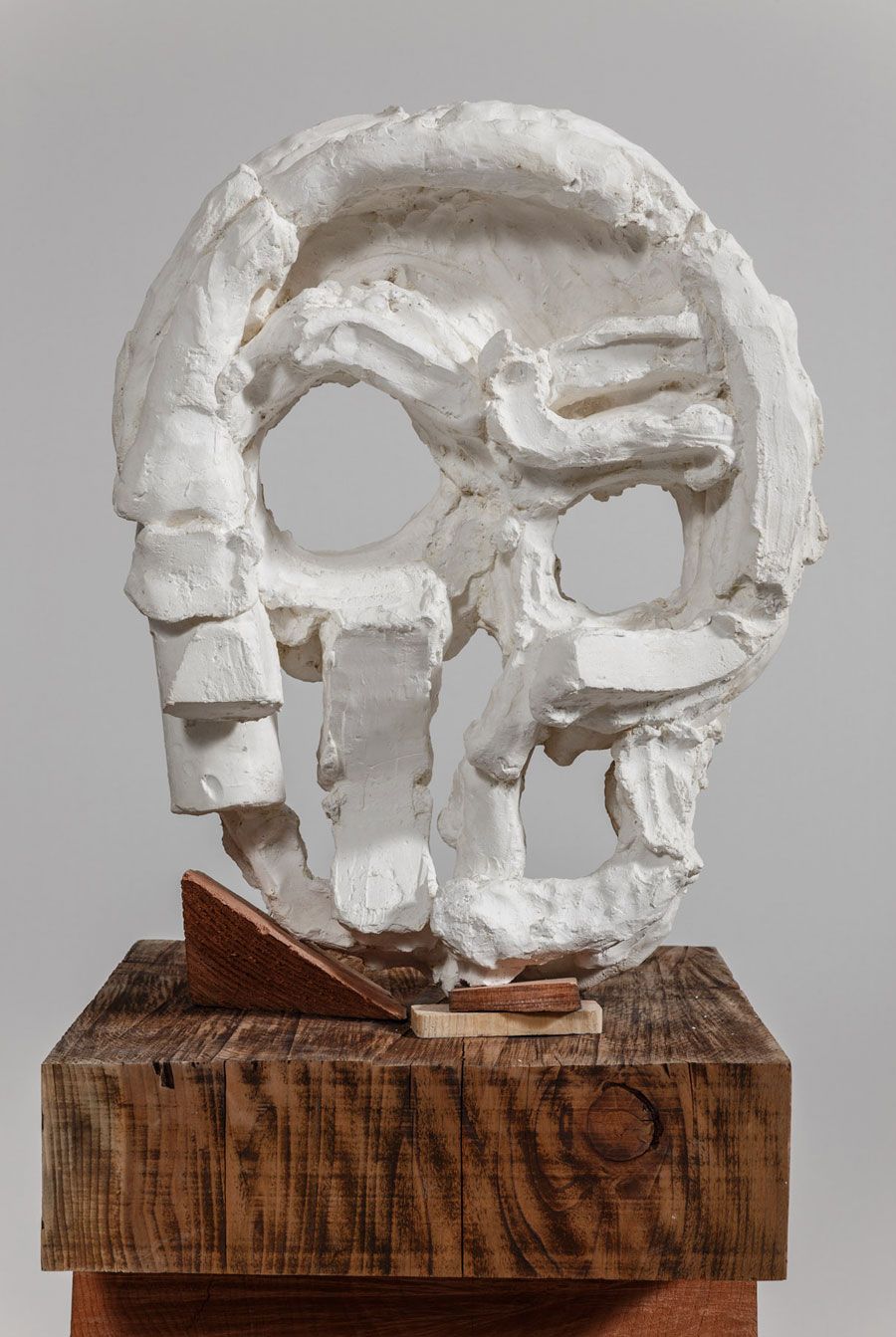 Thomas Houseago, The Medusa and Other Heads at Gagosian, photo 2