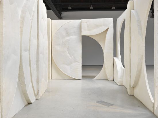 Thomas Houseago, Moun Room at Hauser & Wirth, photo 3